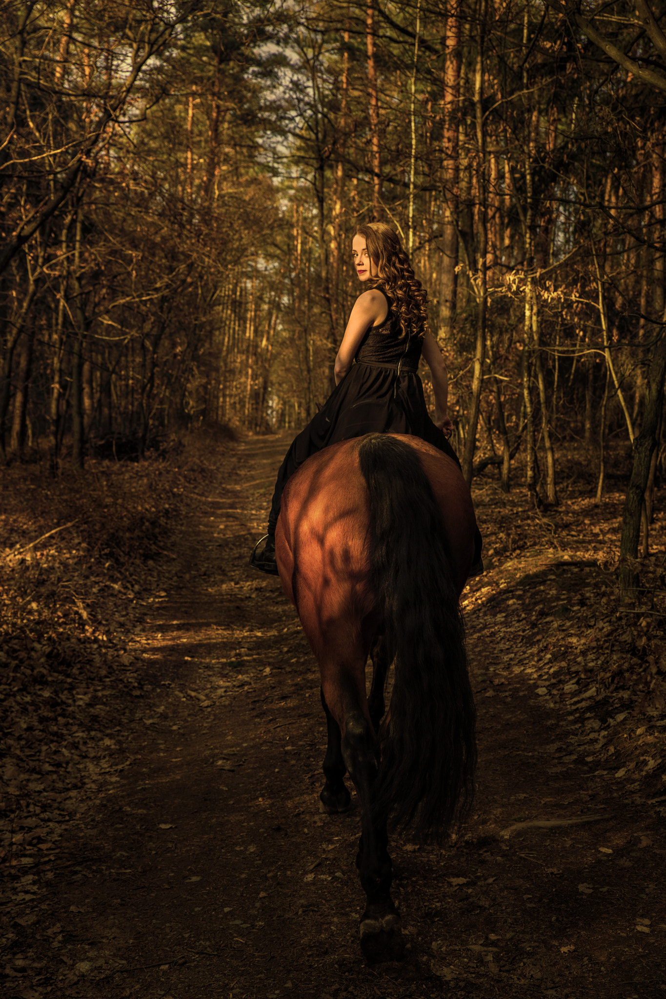 Canon EOS 6D + Sigma 24-70mm F2.8 EX DG Macro sample photo. People - fairytale forest photography