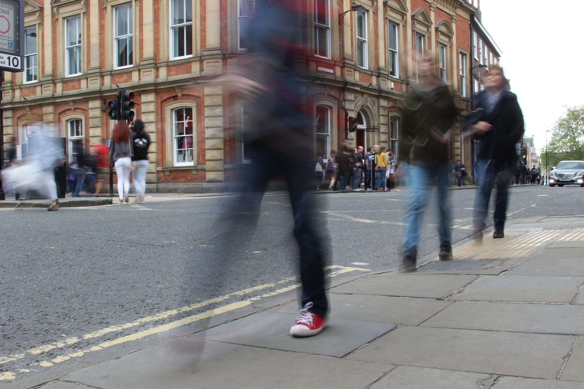 Canon EF 24-105mm F4L IS USM sample photo. London rush photography