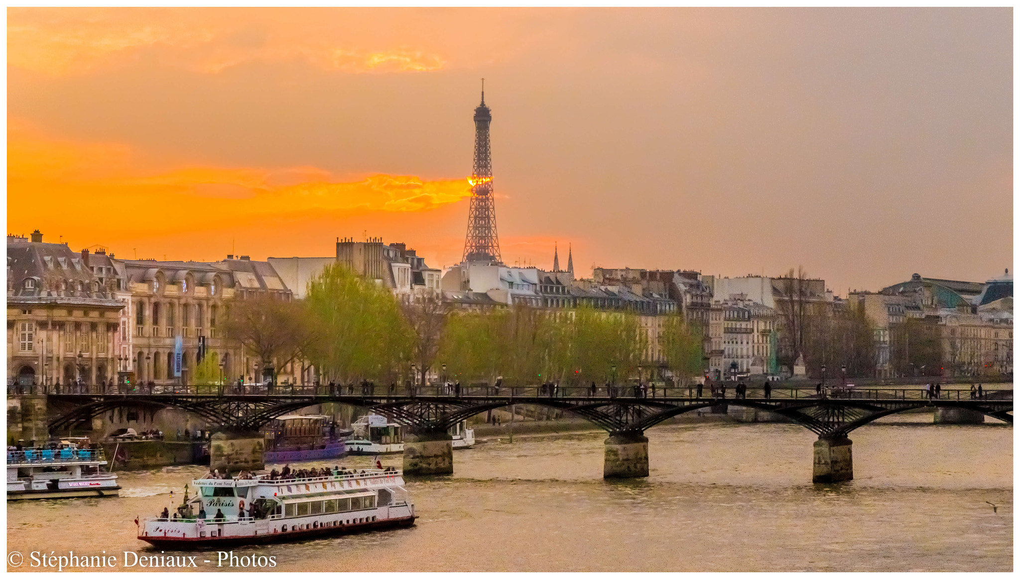 Canon EOS 100D (EOS Rebel SL1 / EOS Kiss X7) sample photo. La tour eiffel en feu photography