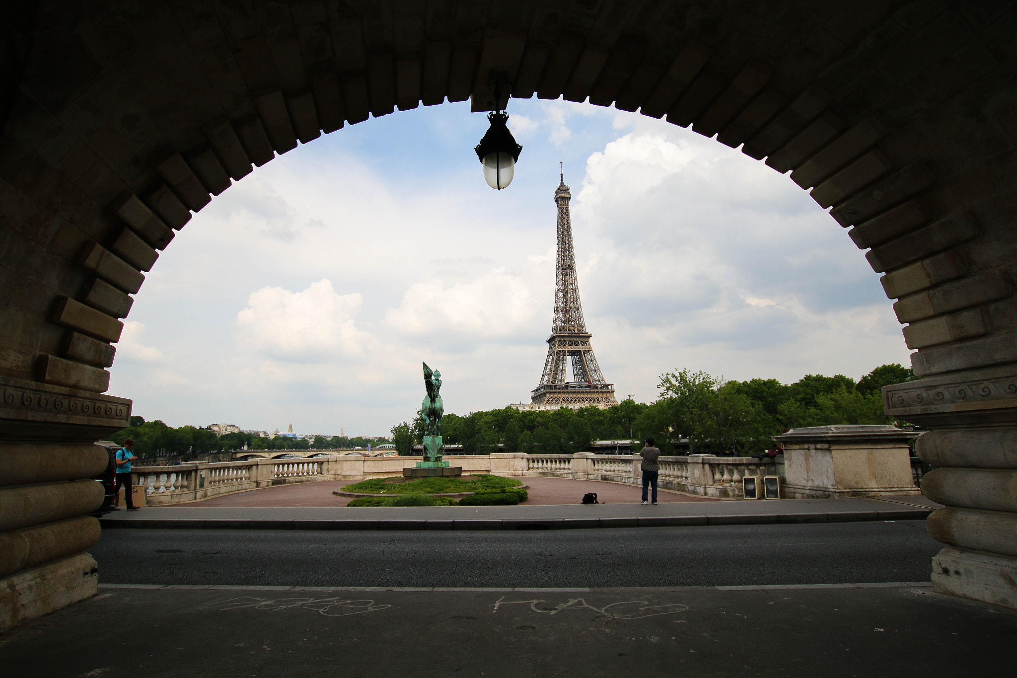 Canon EOS 70D sample photo. Paris under a bridge photography