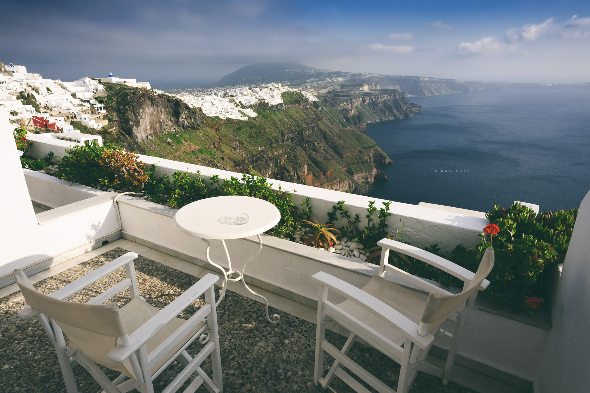 Nikon AF Nikkor 20mm F2.8D sample photo. Santorini morning view photography