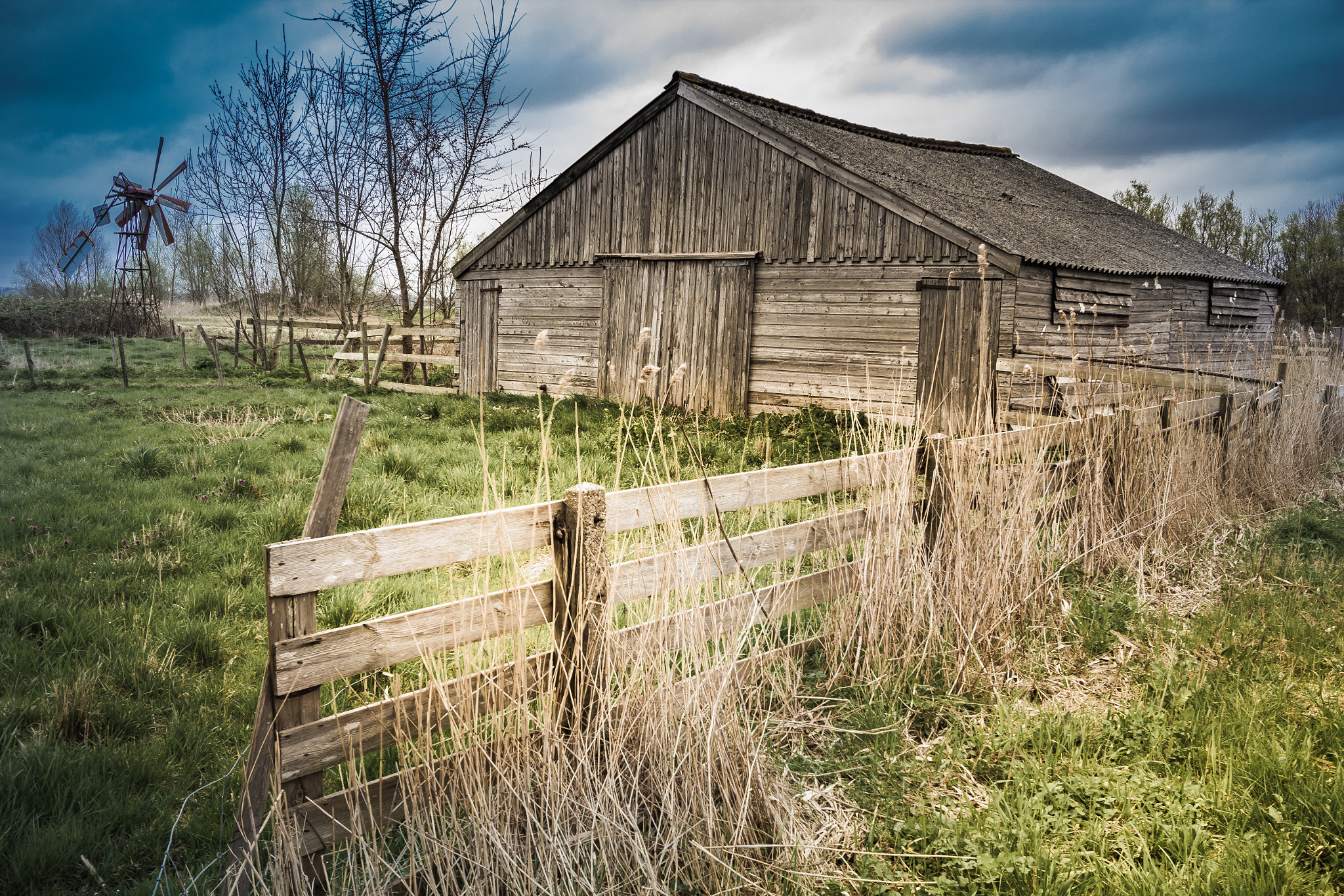 Canon EF-S 10-22mm F3.5-4.5 USM sample photo. Abandoned barn photography