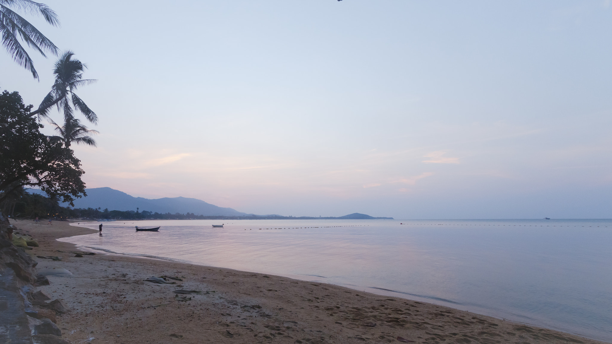 Canon EF-S 10-22mm F3.5-4.5 USM sample photo. Mae nam beach photography