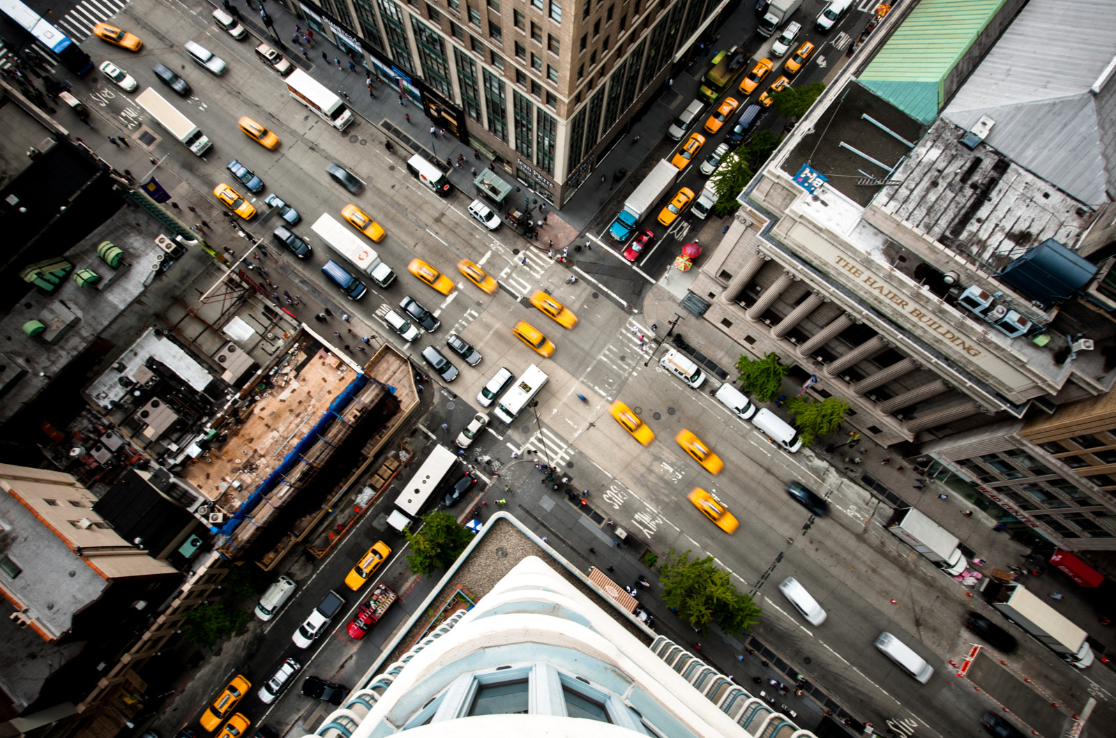 Nikon D700 + Nikon AF-S Nikkor 14-24mm F2.8G ED sample photo. Nyc in motion photography