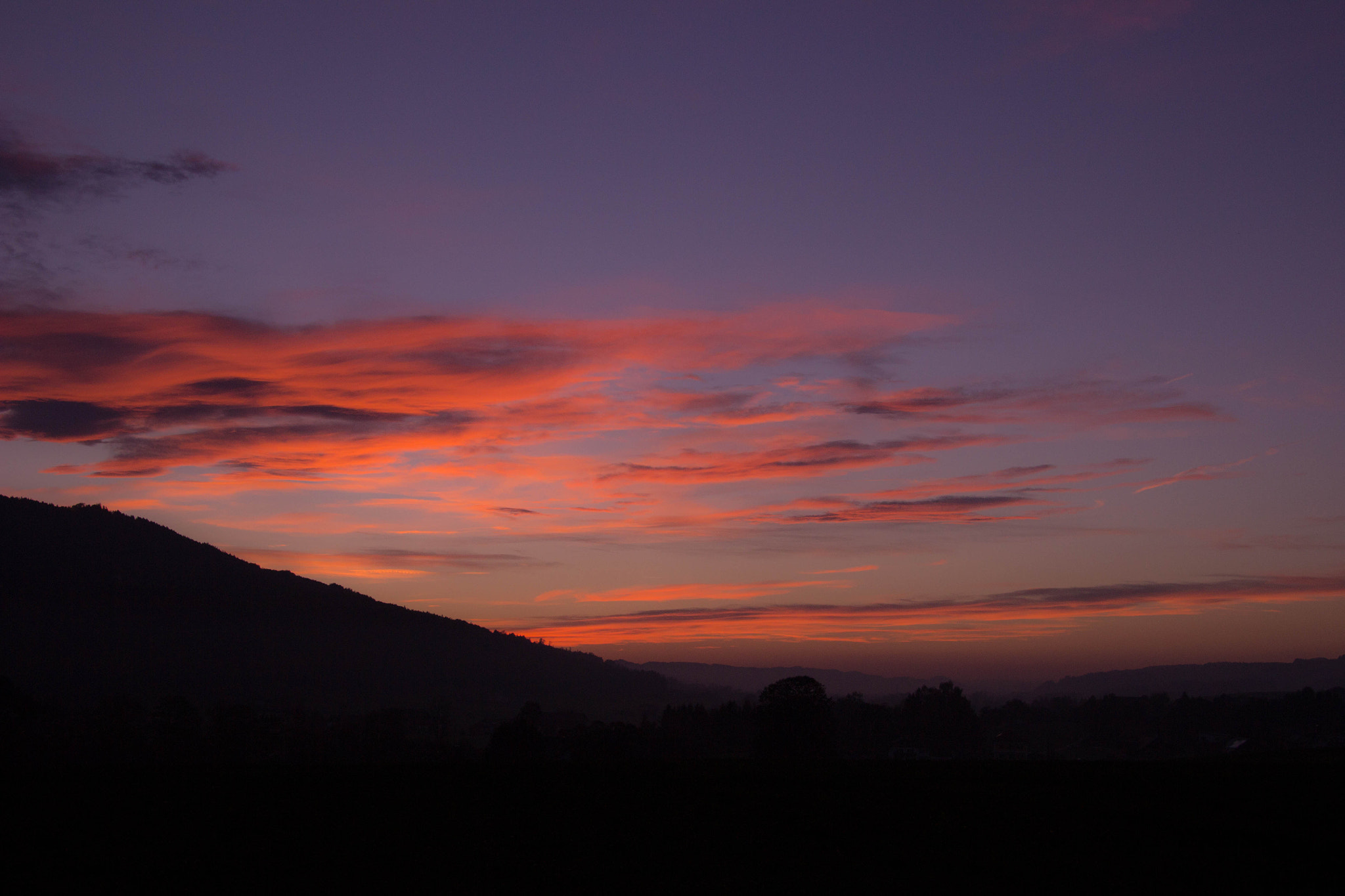 Canon EF-S 17-85mm F4-5.6 IS USM sample photo. Sunset in mondsee photography