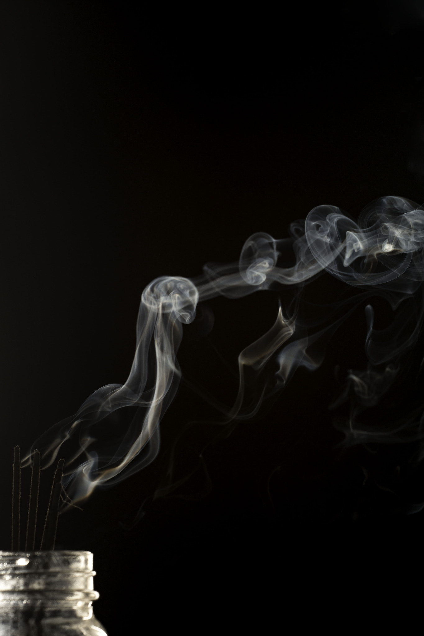 Canon EOS 70D + Canon EF 70-200mm F4L USM sample photo. Smoking photography
