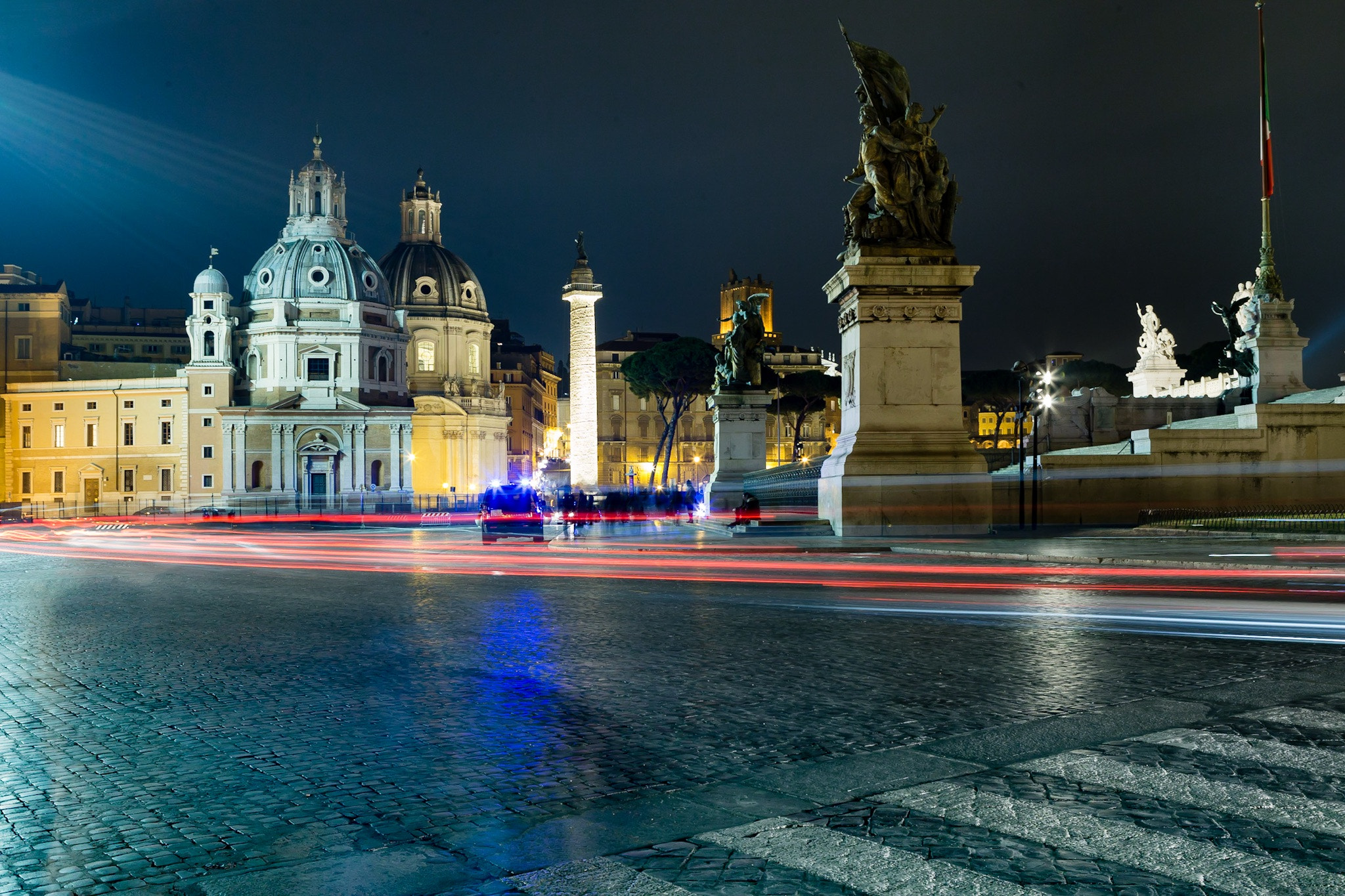 Canon EF 24-70mm F2.8L USM sample photo. Night in rome photography
