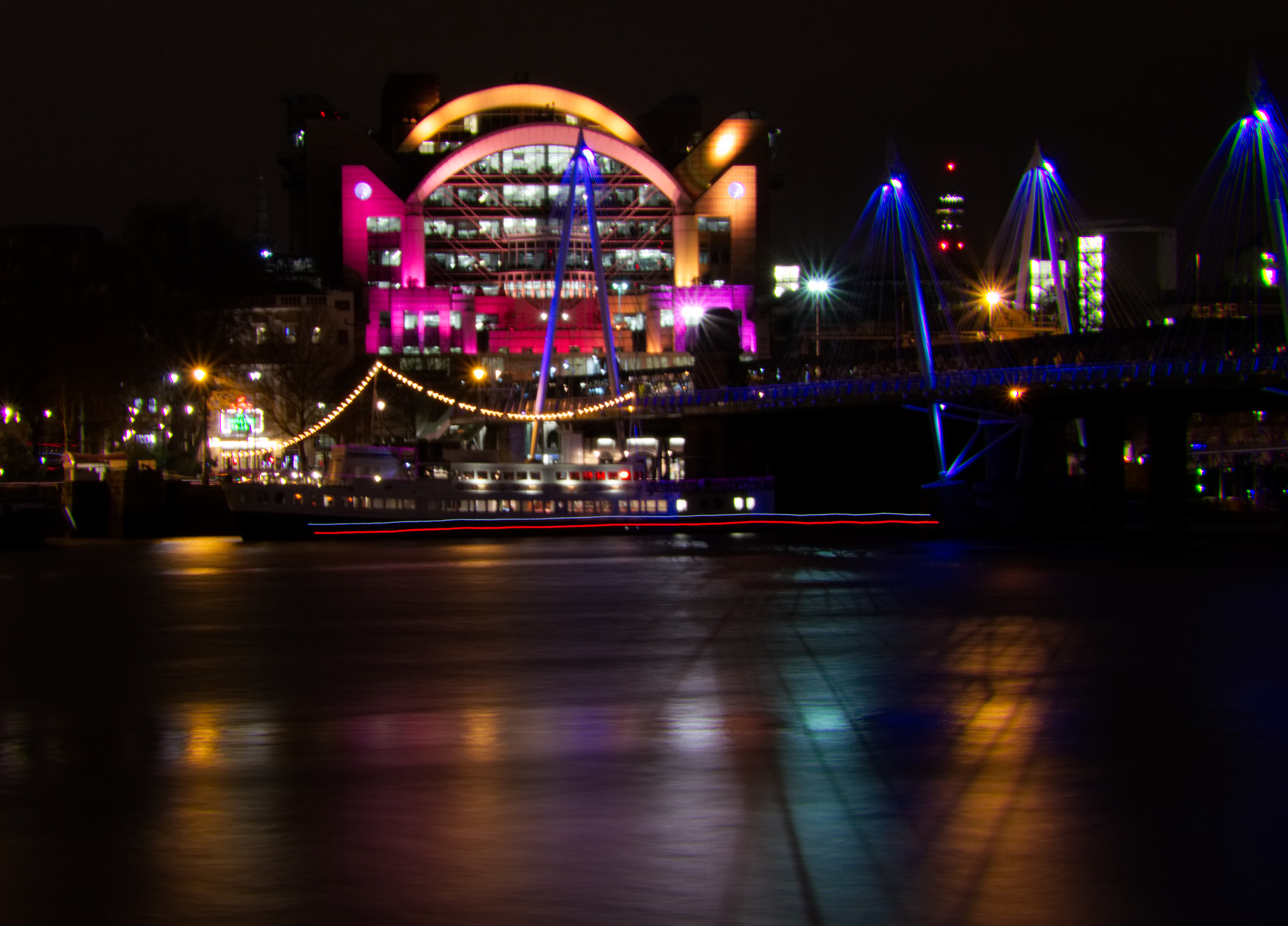 Sigma 18-200mm F3.5-6.3 DC OS HSM sample photo. Colors at night photography