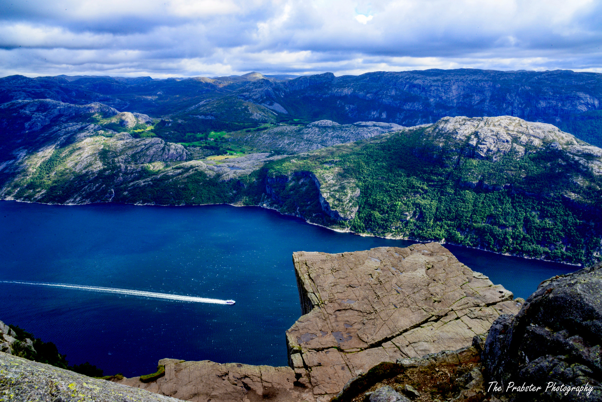 AF Zoom-Nikkor 35-80mm f/4-5.6D N sample photo. Preikestolen (pulpit rock), norway photography