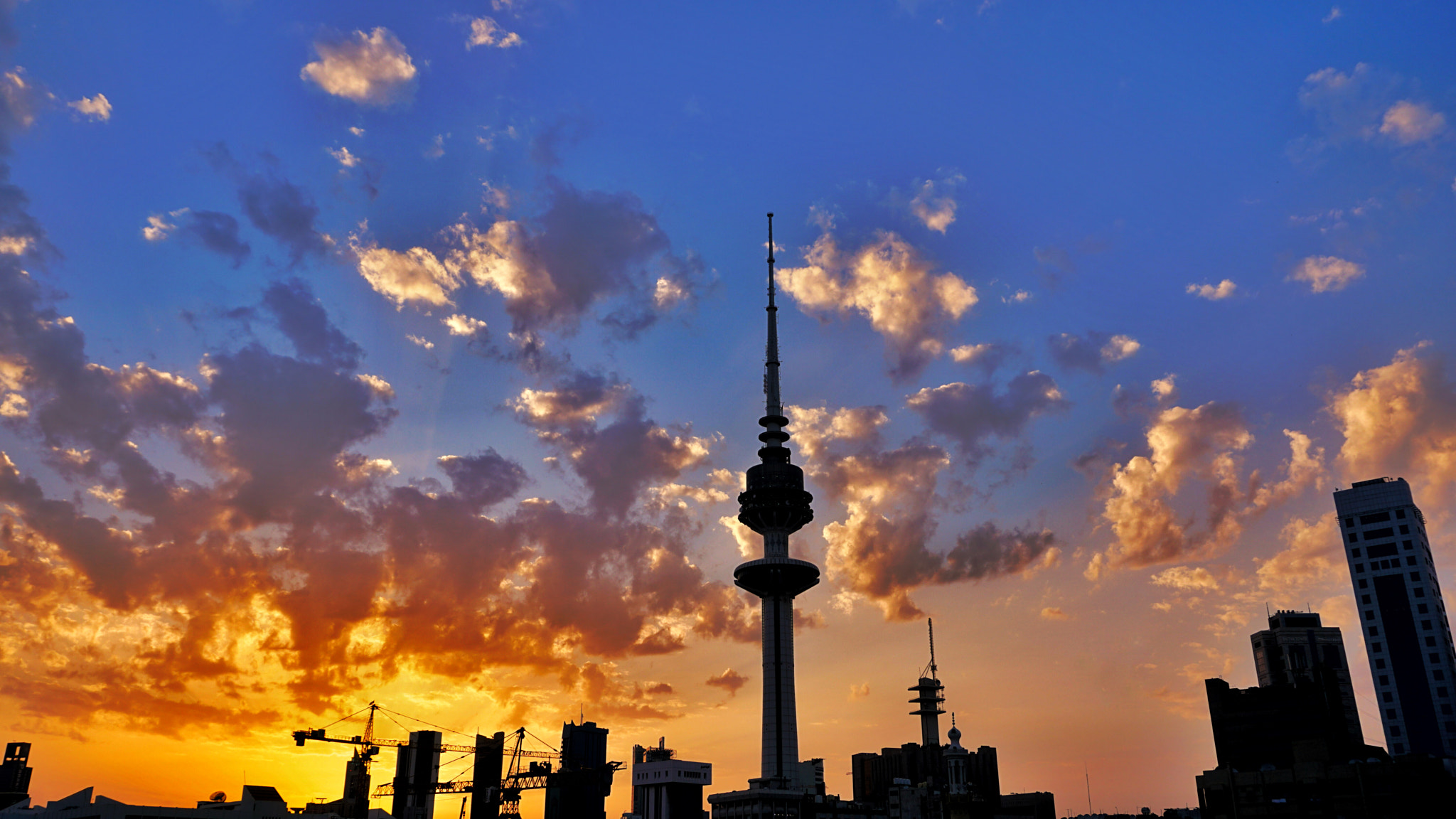 Sony a6300 + Sony E 18-50mm F4-5.6 sample photo. Liberation tower of kuwait photography