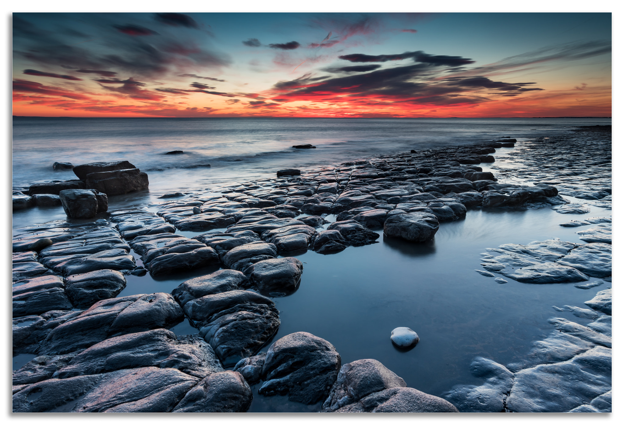Nikon D750 + Nikon AF-S Nikkor 20mm F1.8G ED sample photo. Into the red photography