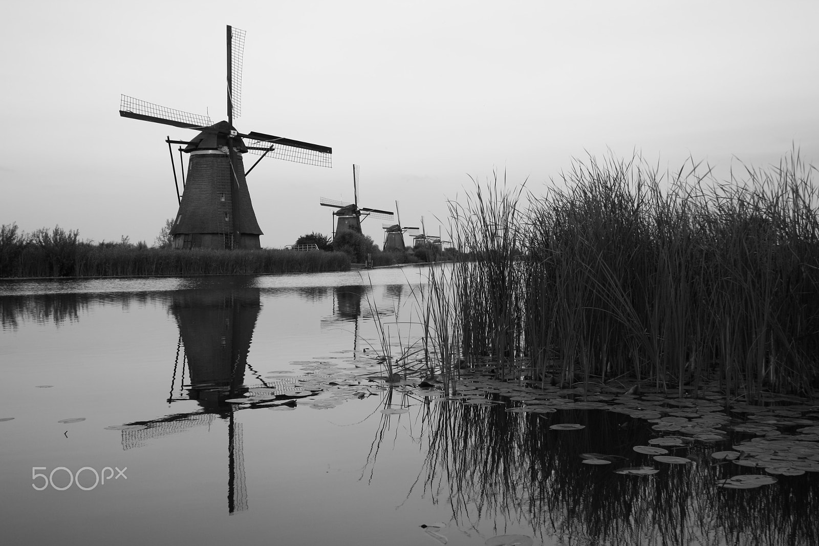Canon EF-S 18-55mm F3.5-5.6 IS sample photo. Kinderdijk, holanda photography