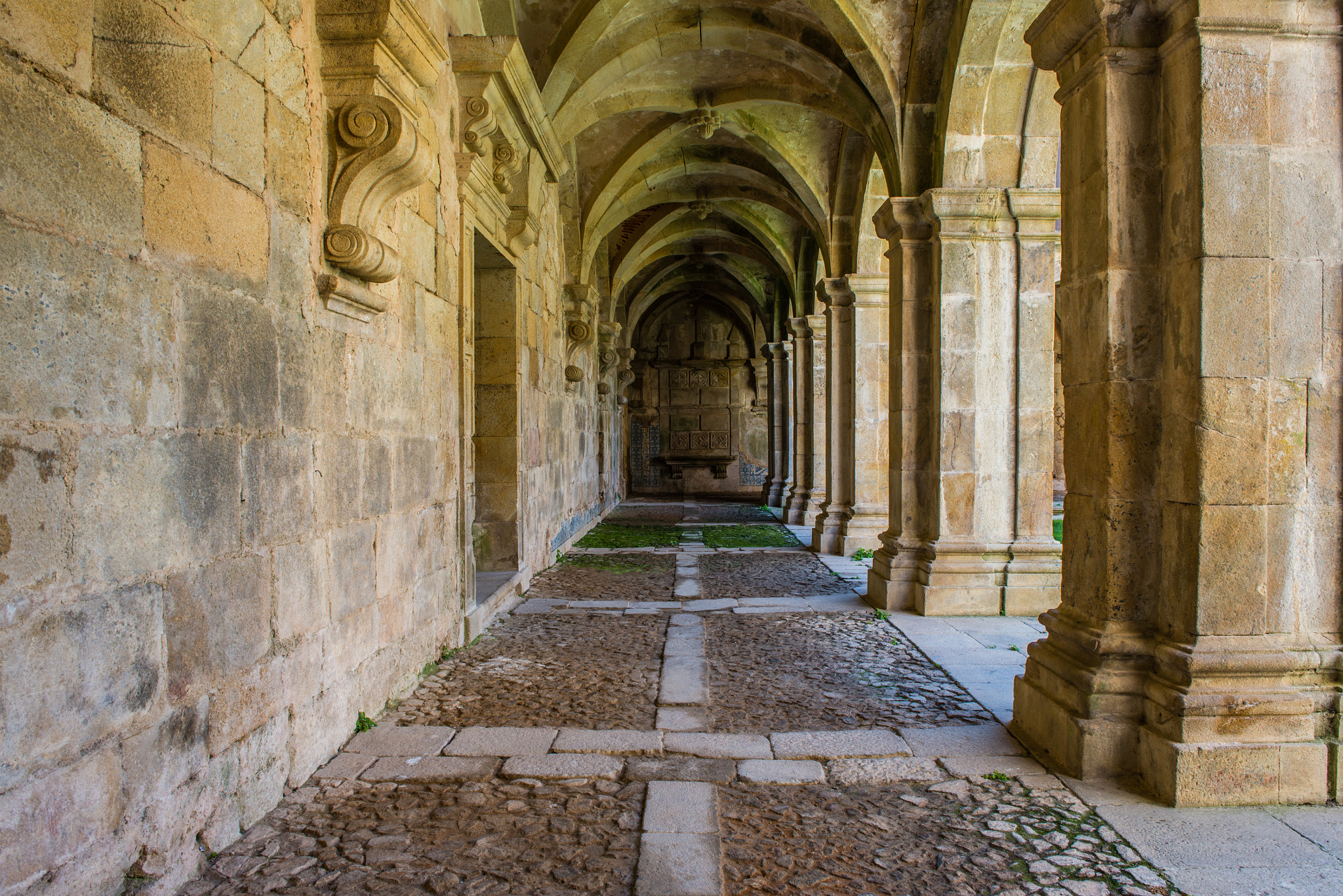 Nikon AF-S Nikkor 24-70mm F2.8G ED sample photo. Historic stones photography
