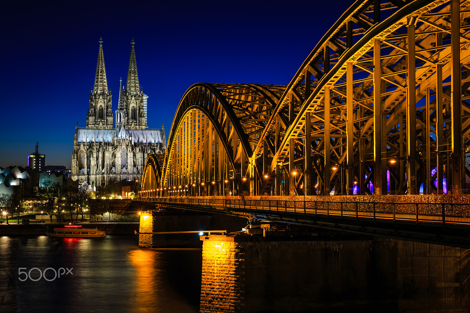Canon EOS 6D + Sigma 24-70mm F2.8 EX DG Macro sample photo. Cologne cathedral photography