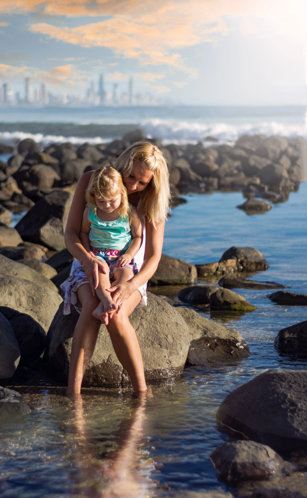 Nikon D5200 + AF-S DX VR Zoom-Nikkor 18-55mm f/3.5-5.6G + 2.8x sample photo. Mother, daughter & serenity photography