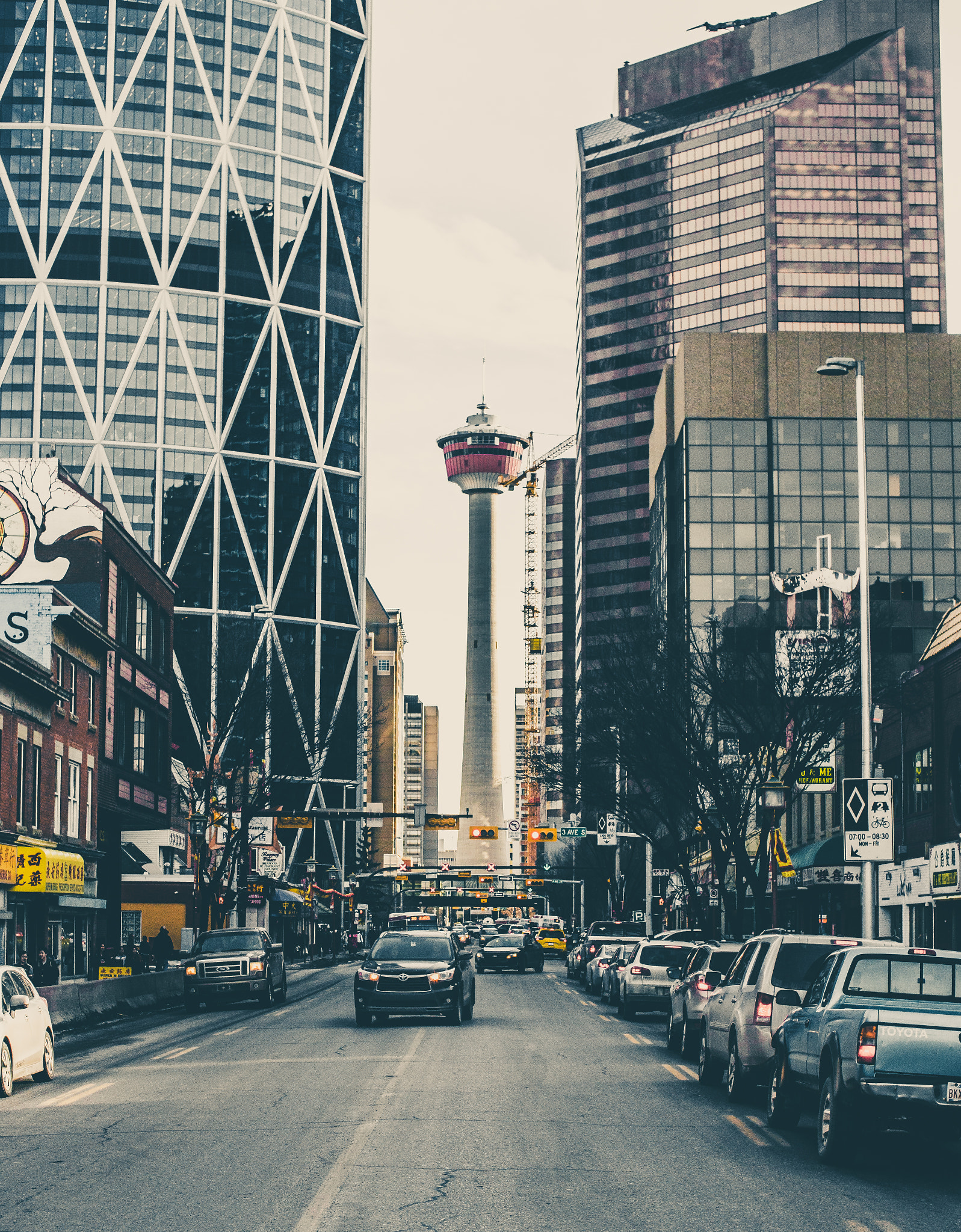 Sony a6300 + Canon EF 50mm F1.8 II sample photo. Cn tower between giants photography