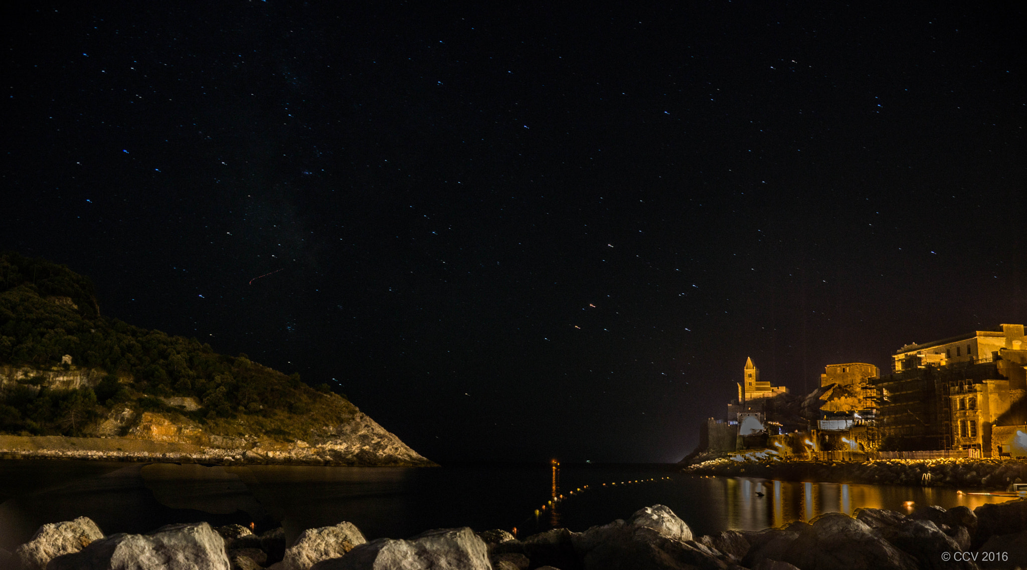 Sony DT 18-135mm F3.5-5.6 SAM sample photo. Portovenere bay by night photography