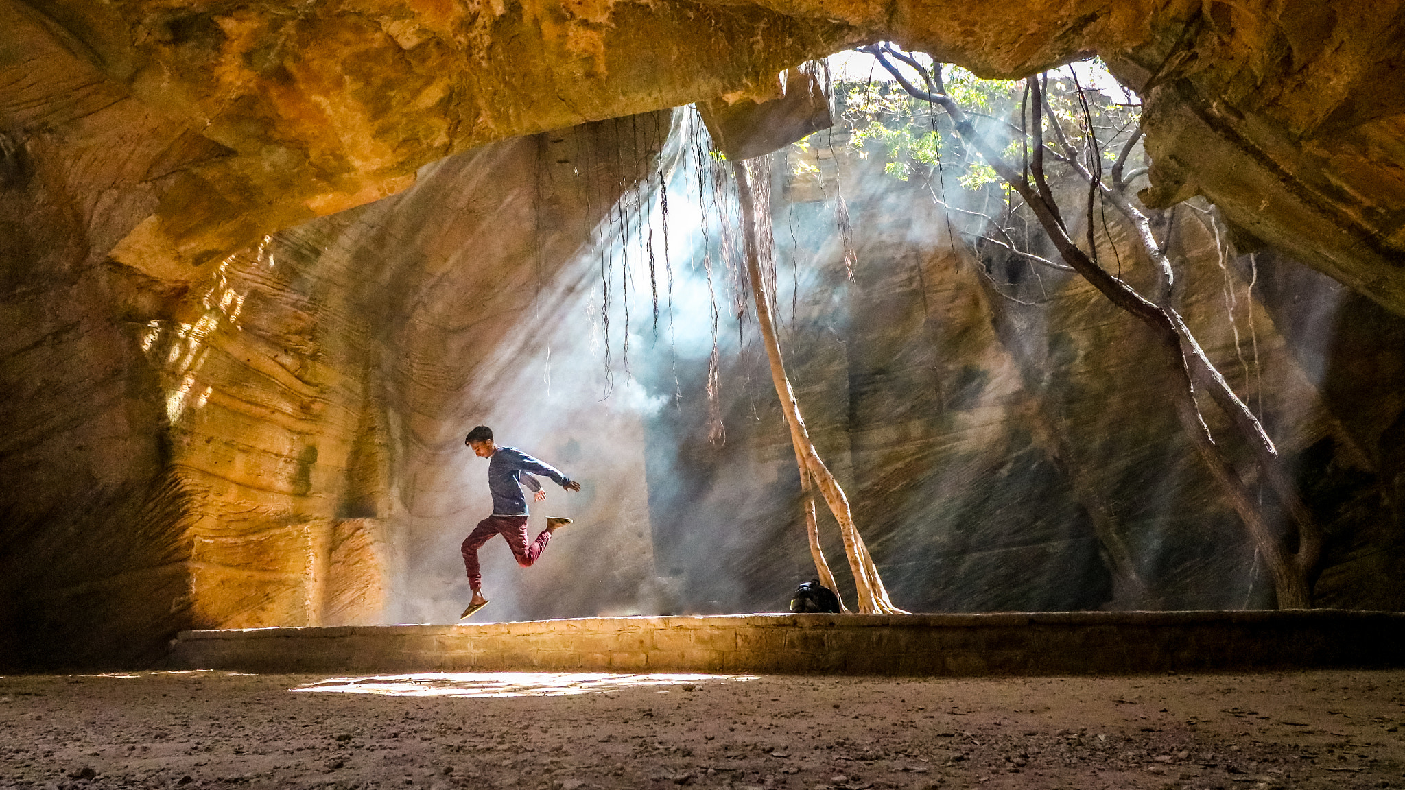 Canon EOS 750D (EOS Rebel T6i / EOS Kiss X8i) sample photo. Diu cave photography