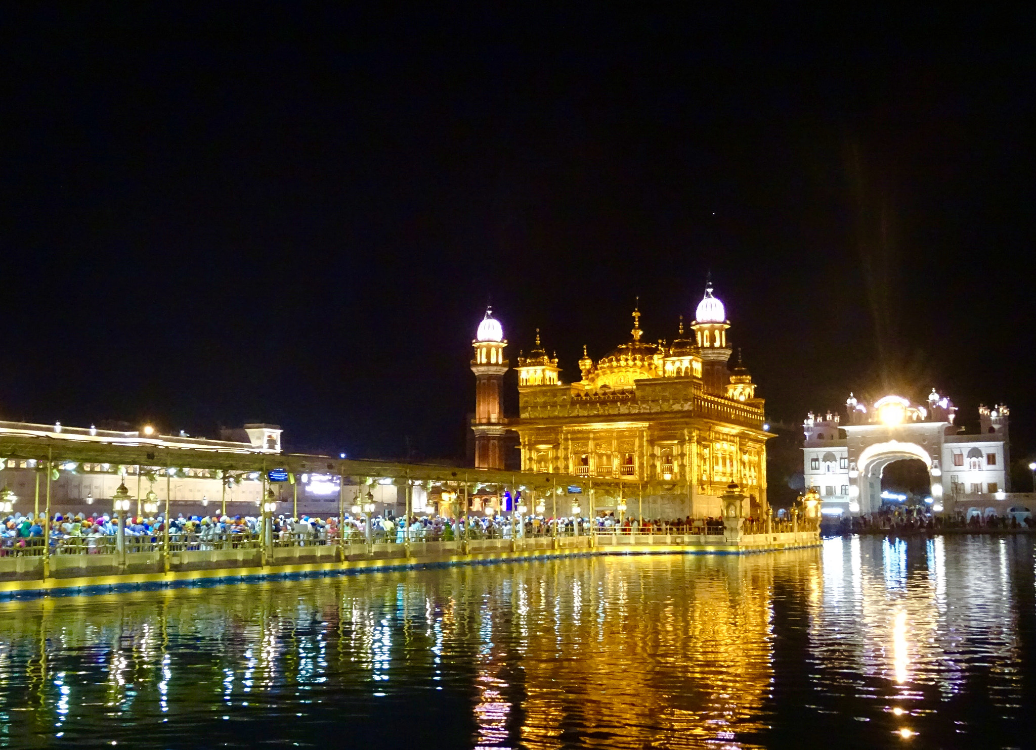 Sony DSC-HX60V + Sony 24-720mm F3.5-6.3 sample photo. Golden temple of amritsar by night photography