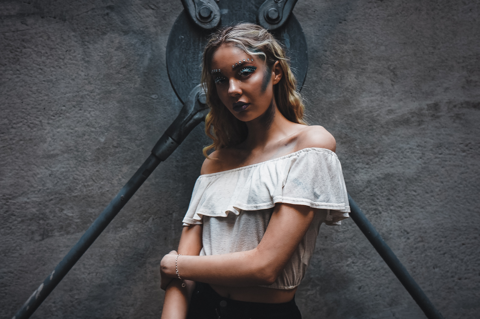 Canon EF 24-70mm F4L IS USM sample photo. Clara in the dark photography