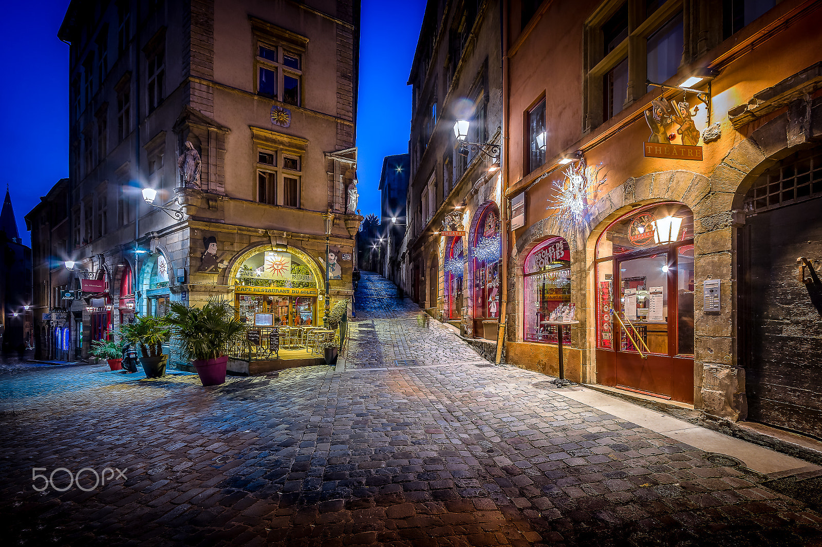 Canon EF-S 10-22mm F3.5-4.5 USM sample photo. Vieux lyon photography