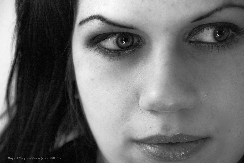 Sigma 18-200mm f/3.5-6.3 DC OS sample photo. Cugina nera's portrait photography