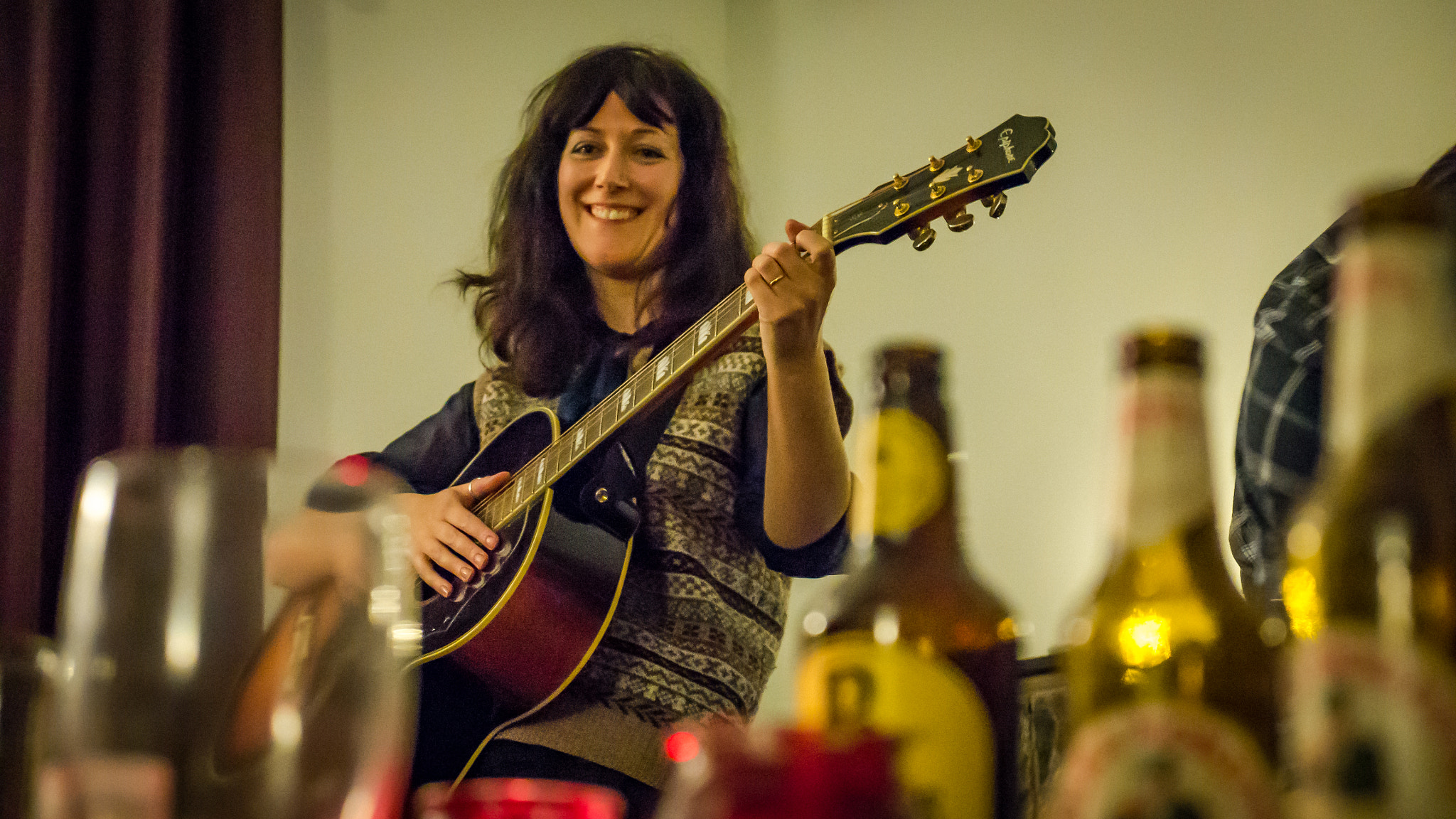 Panasonic Lumix G X Vario 12-35mm F2.8 ASPH Power OIS sample photo. Local music get-together photography