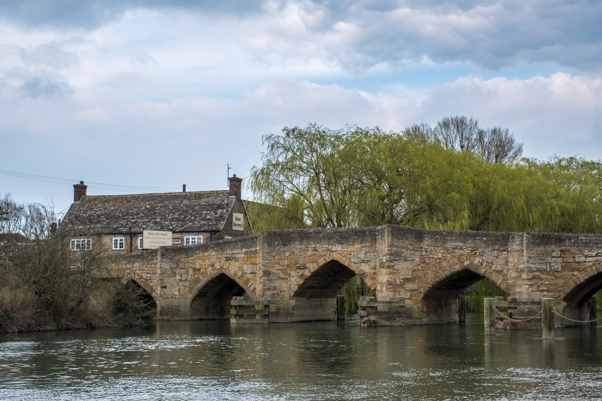 Fujifilm X-T2 sample photo. View of the new bridge over the river thames between abingdon an photography