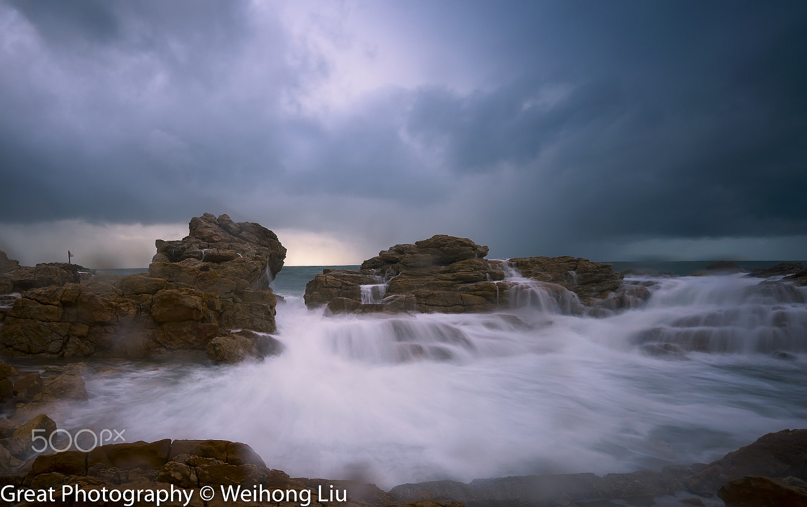 Nikon D810 sample photo. Clouds, waves and rocks photography