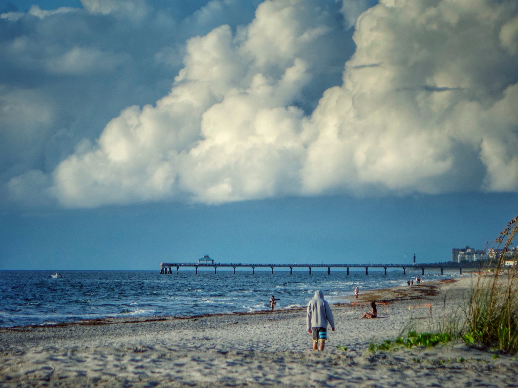 Sony Cyber-shot DSC-RX100 II sample photo. Walking alone the shore photography