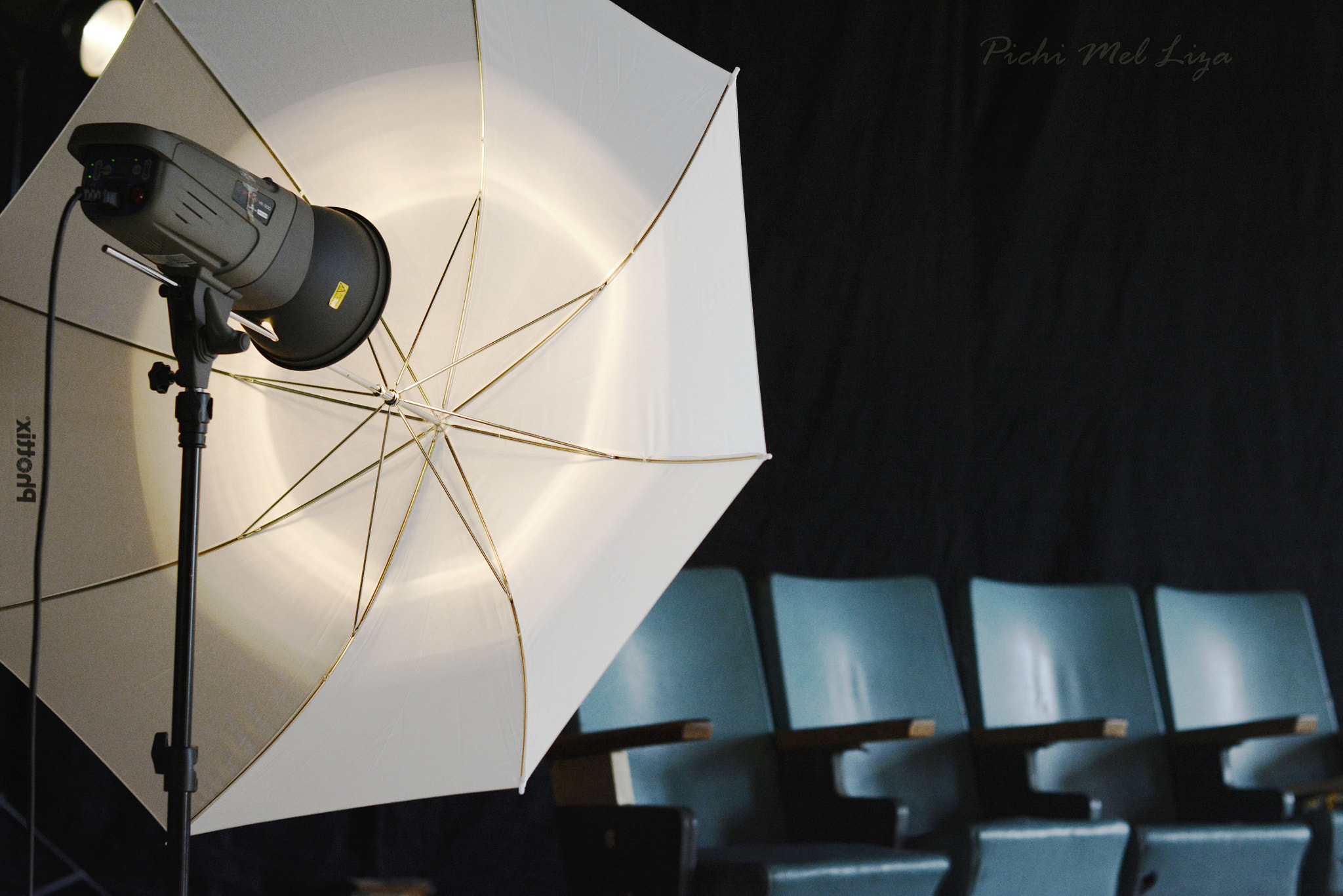 Nikon D7100 + Nikon AF-S Nikkor 50mm F1.4G sample photo. Backstage photography