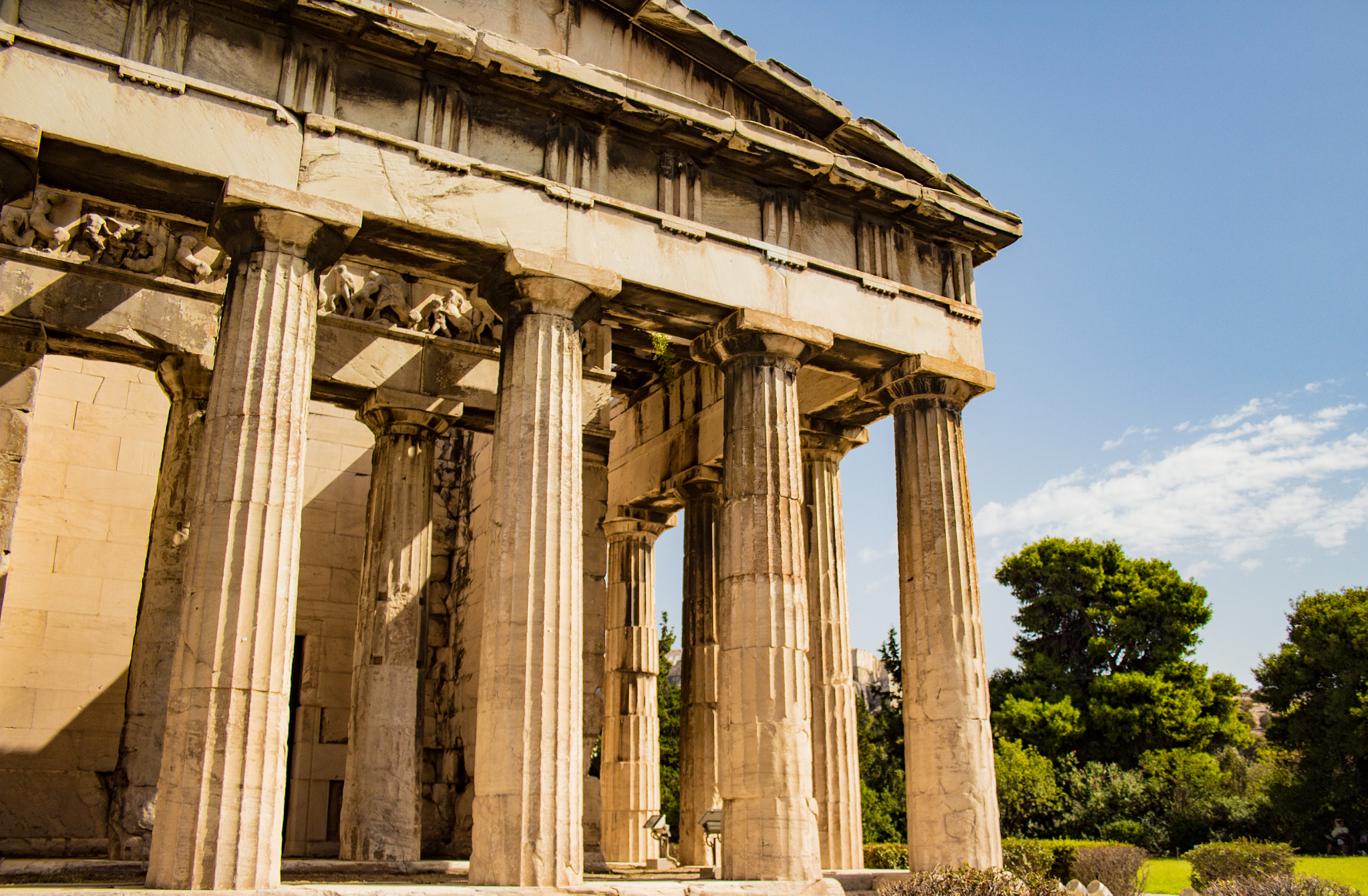 Canon EF-S 18-55mm F3.5-5.6 II sample photo. Greek columns at the acropolis photography