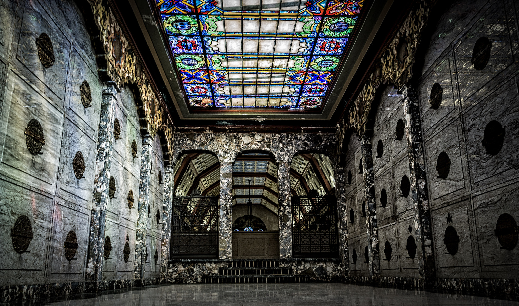 Sony a6000 + Sigma 19mm F2.8 EX DN sample photo. Sunnyside mausoleum photography