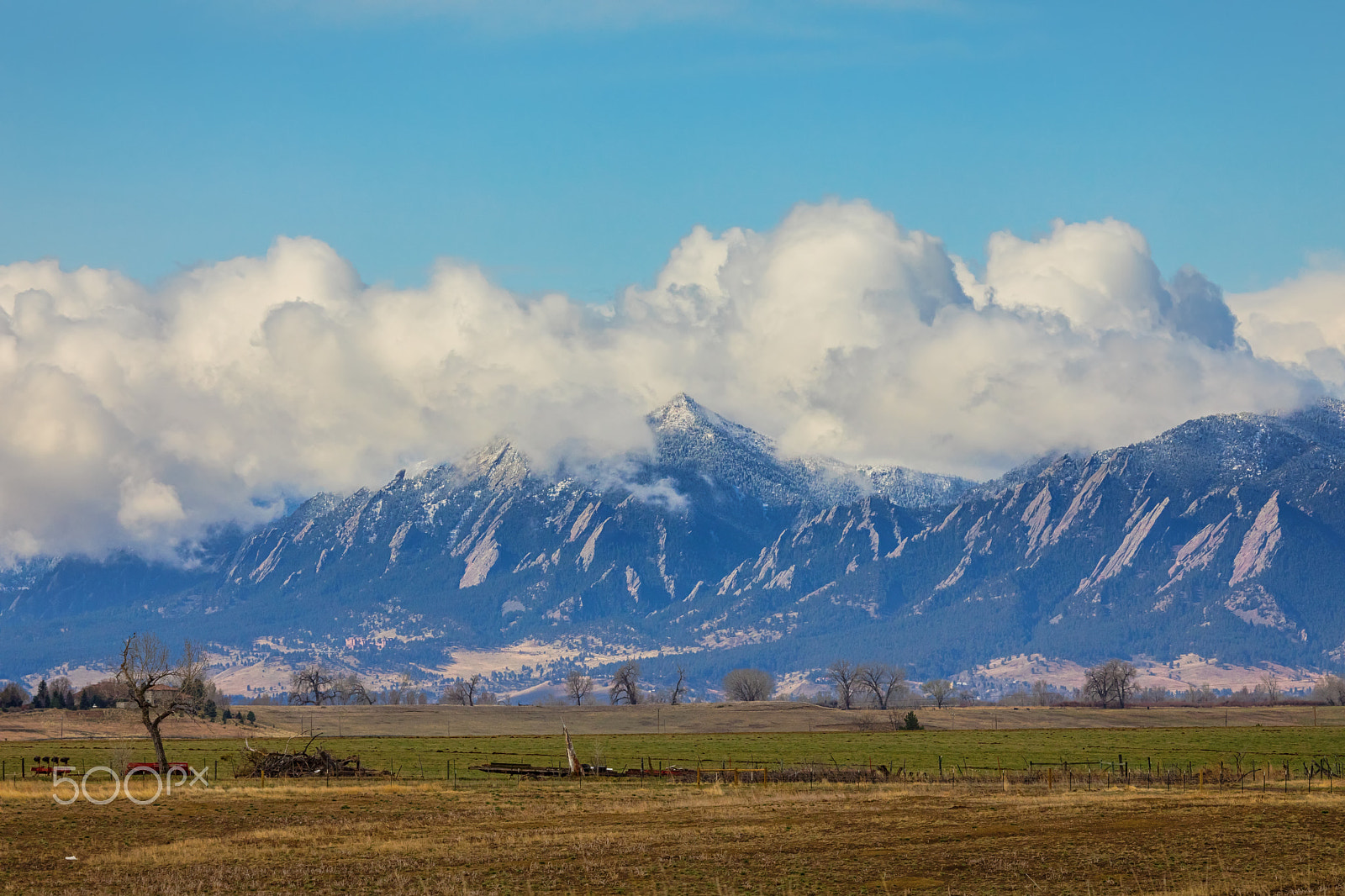Canon EF 100-400mm F4.5-5.6L IS USM sample photo. Boulder colorado front range cloud pile on photography