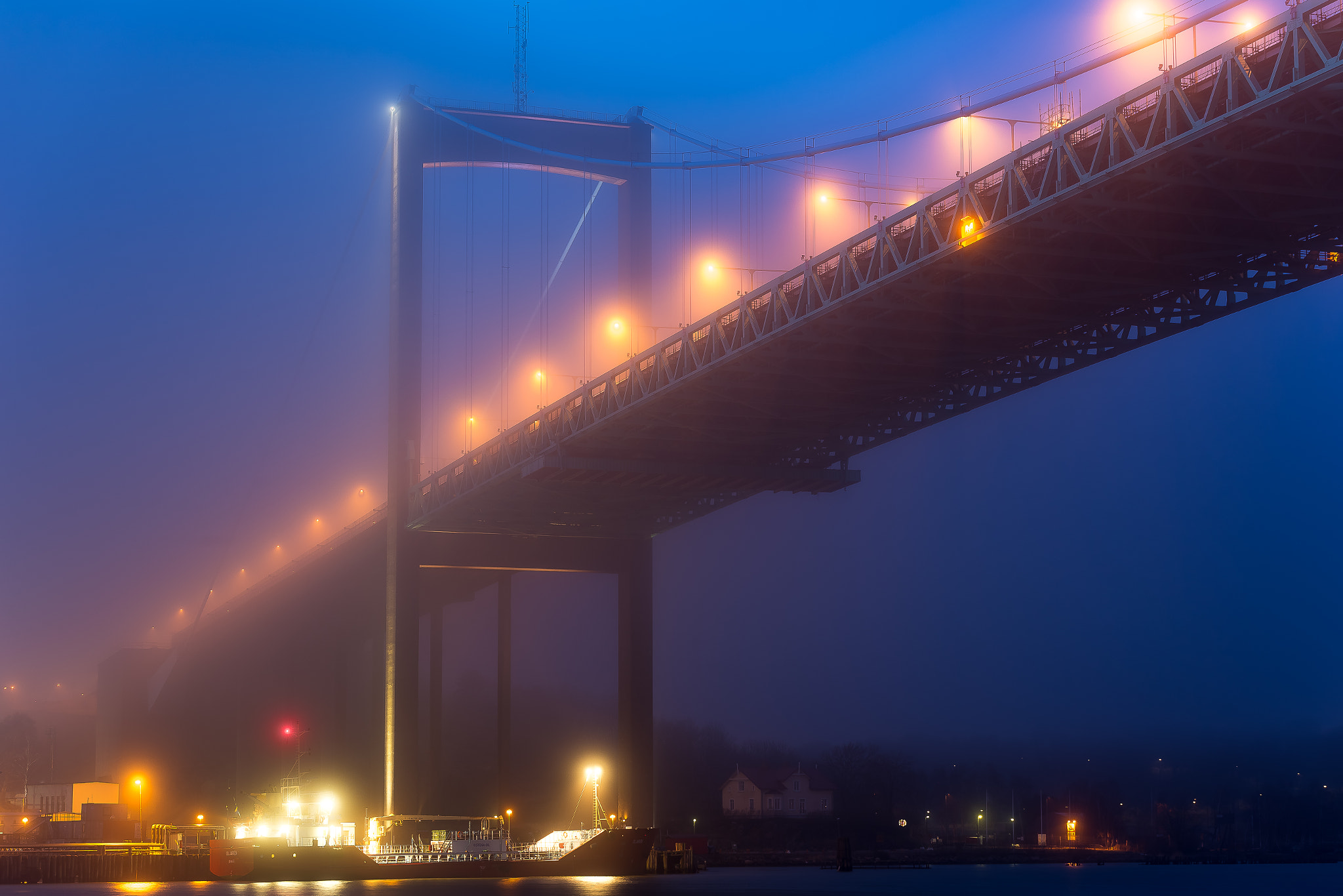 Sigma 70-200mm F2.8 EX DG OS HSM sample photo. Älvsborgsbron photography