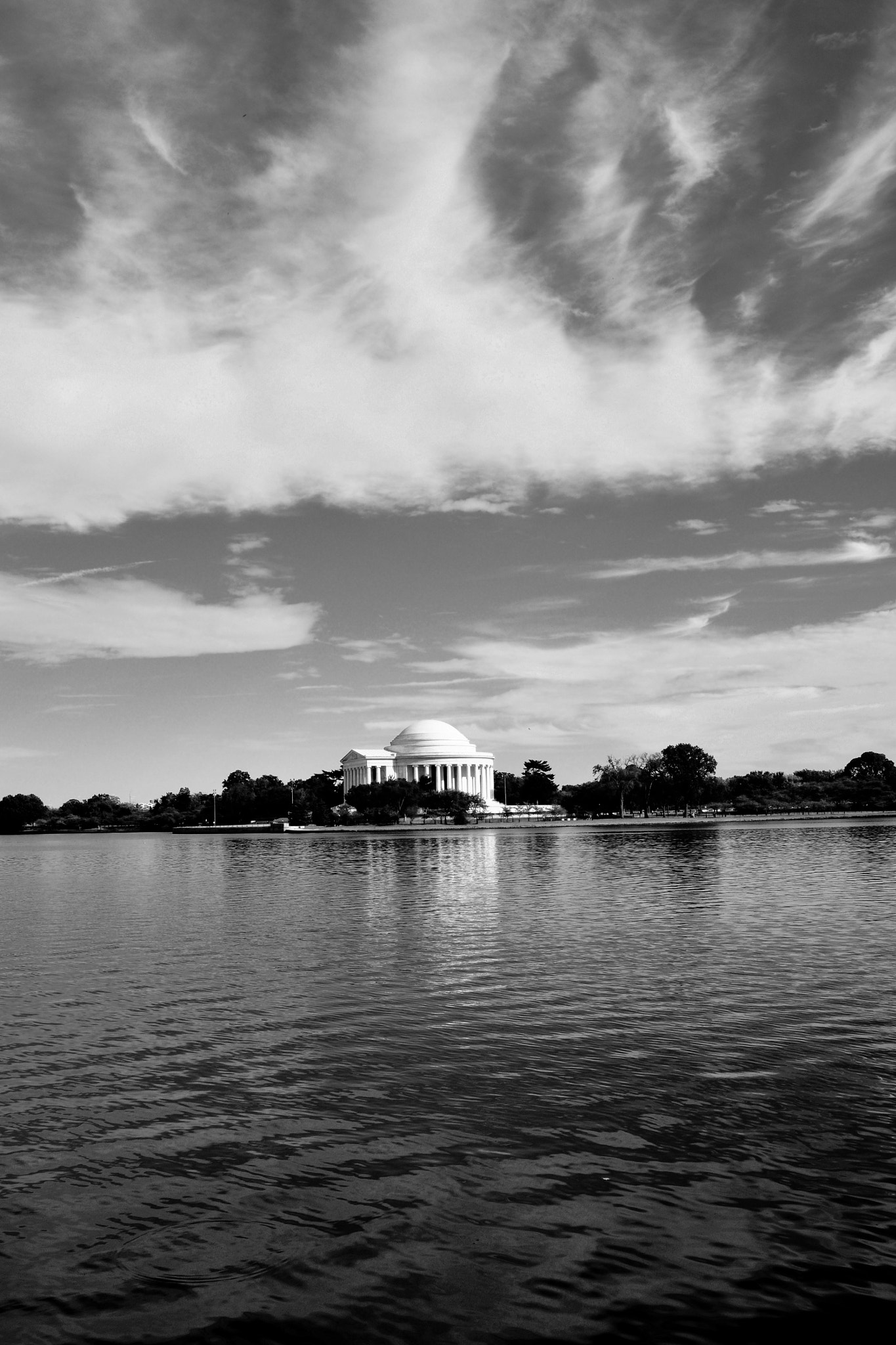 Nikon D90 sample photo. Jefferson memorial i b&w photography