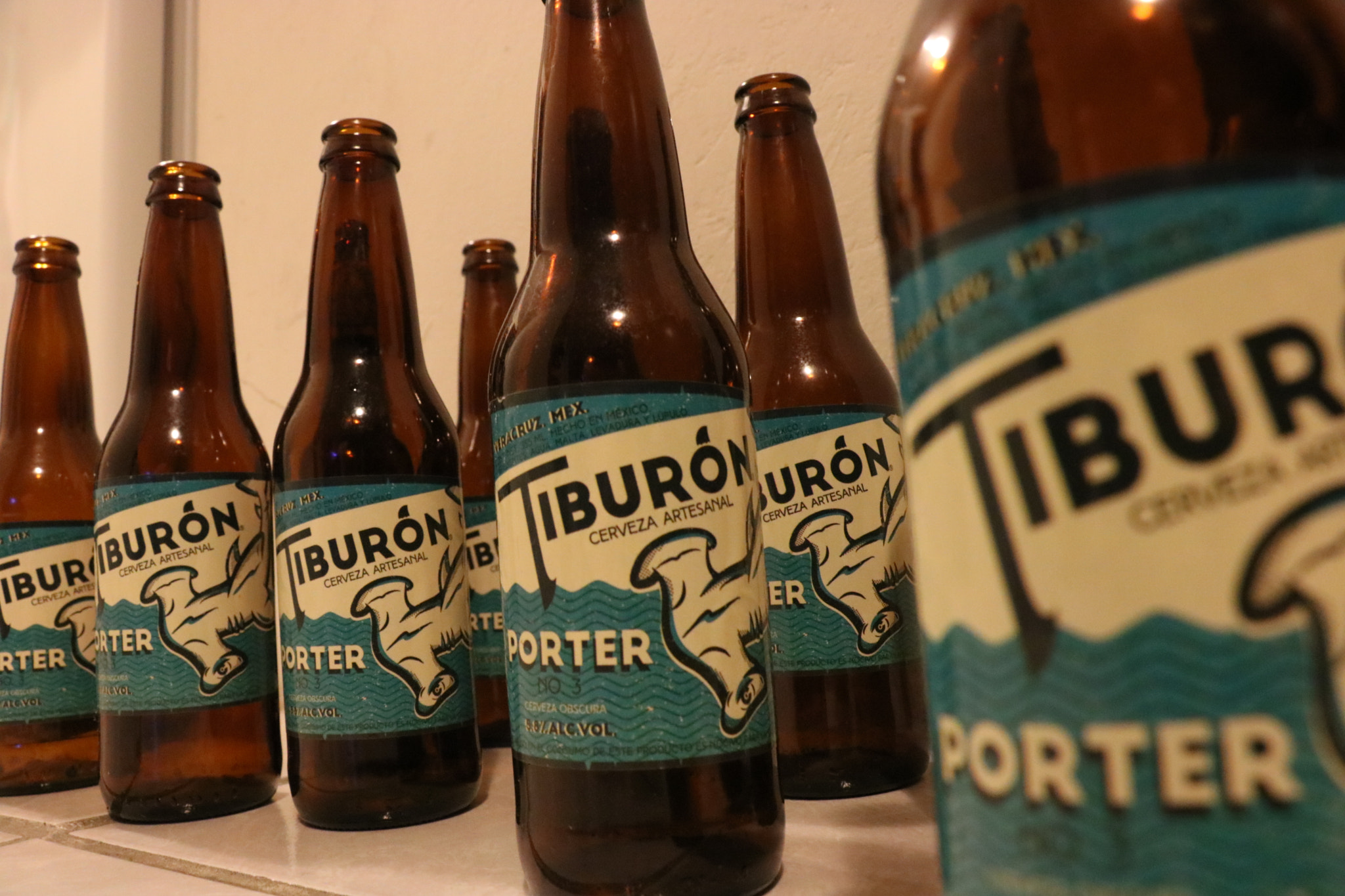 Canon EOS 750D (EOS Rebel T6i / EOS Kiss X8i) sample photo. Tiburón beer photography