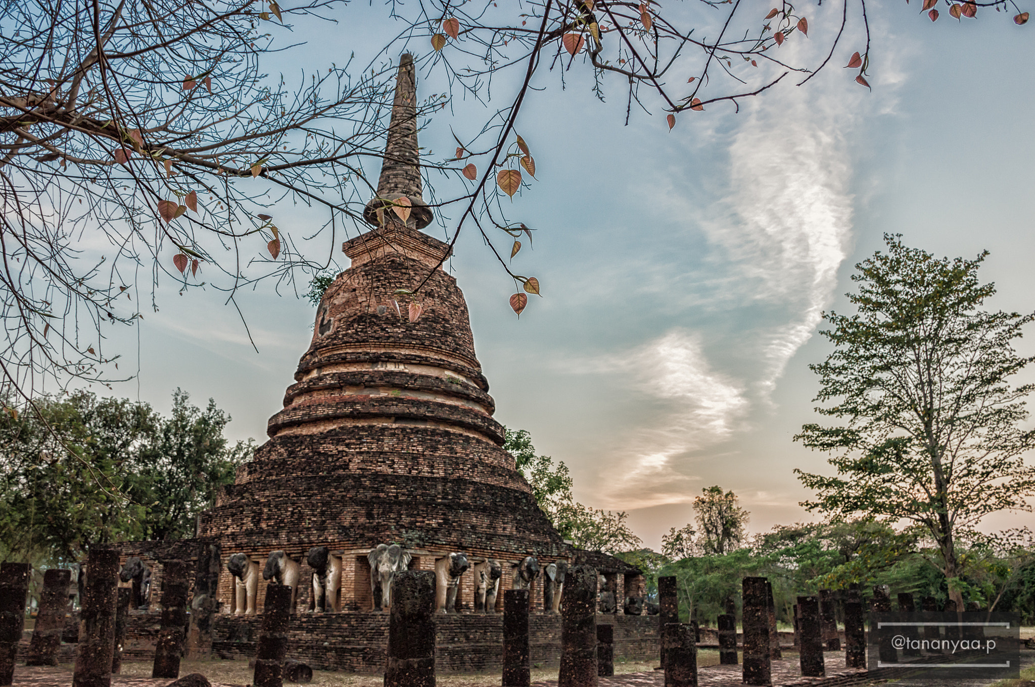 Nikon D3200 sample photo. Wat chang lom means temple with elephants encirclement photography
