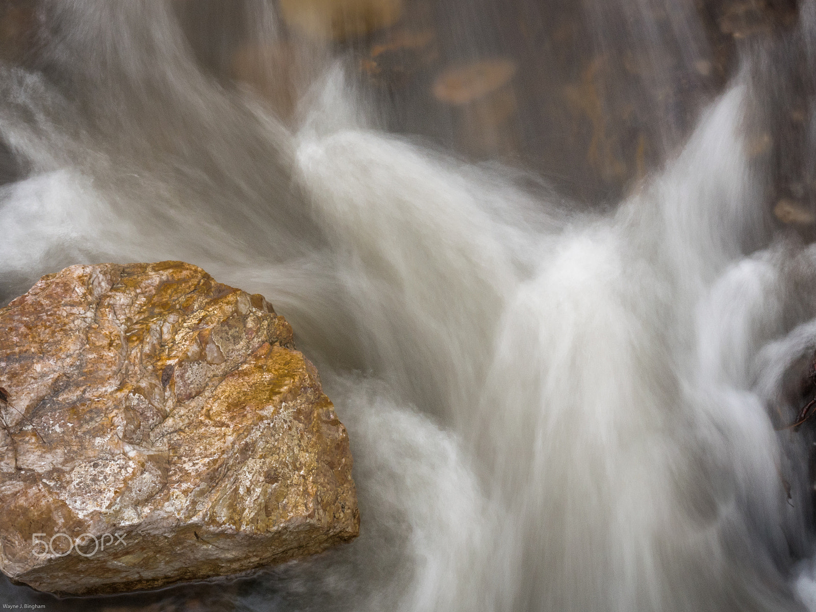 OLYMPUS M.14-150mm F4.0-5.6 II sample photo. Frozen motion photography