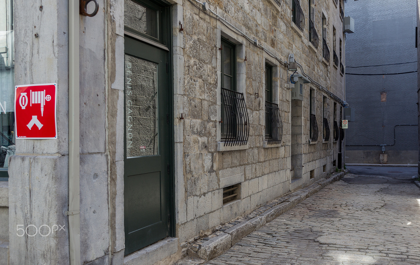 EF28-70mm f/2.8L USM sample photo. Old montreal photography