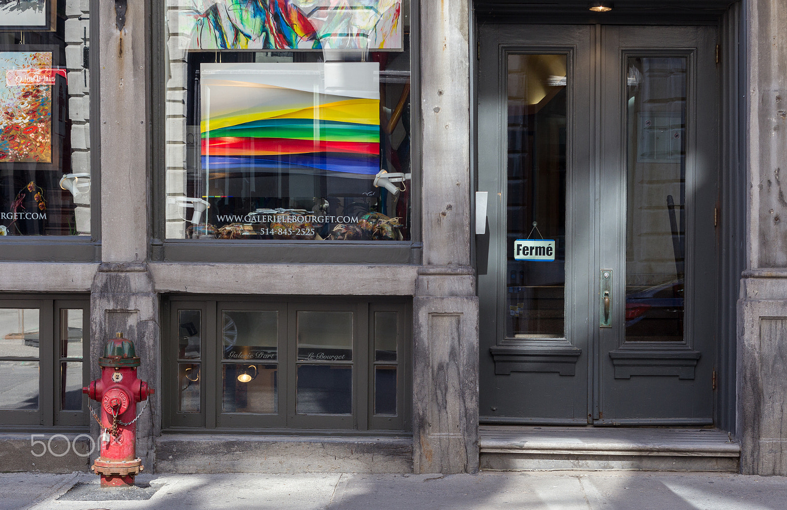 EF28-70mm f/2.8L USM sample photo. Art gallery, old montreal photography