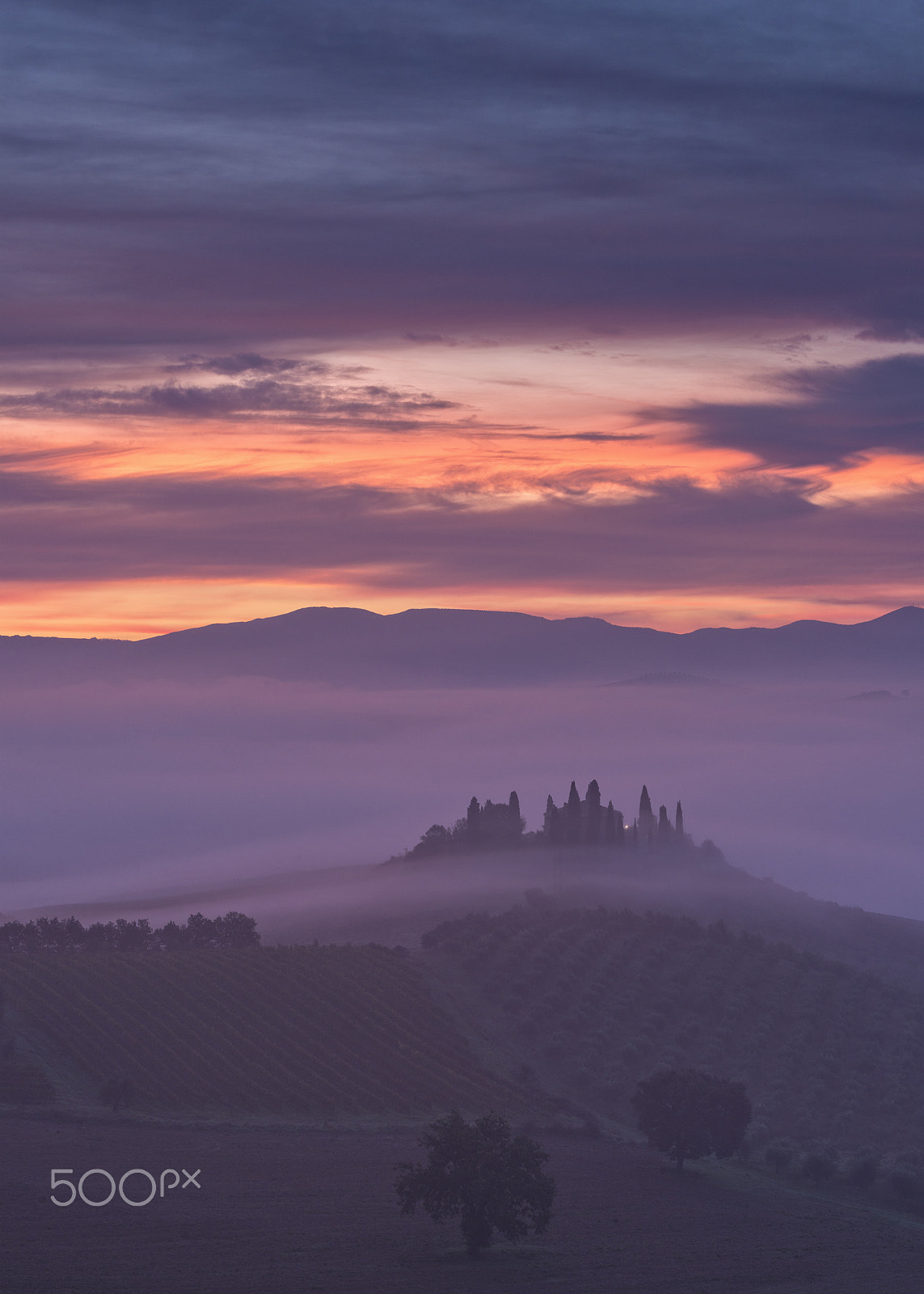Nikon AF-S Nikkor 70-200mm F2.8G ED VR II sample photo. Before sunrise, val d'orcia, italy photography