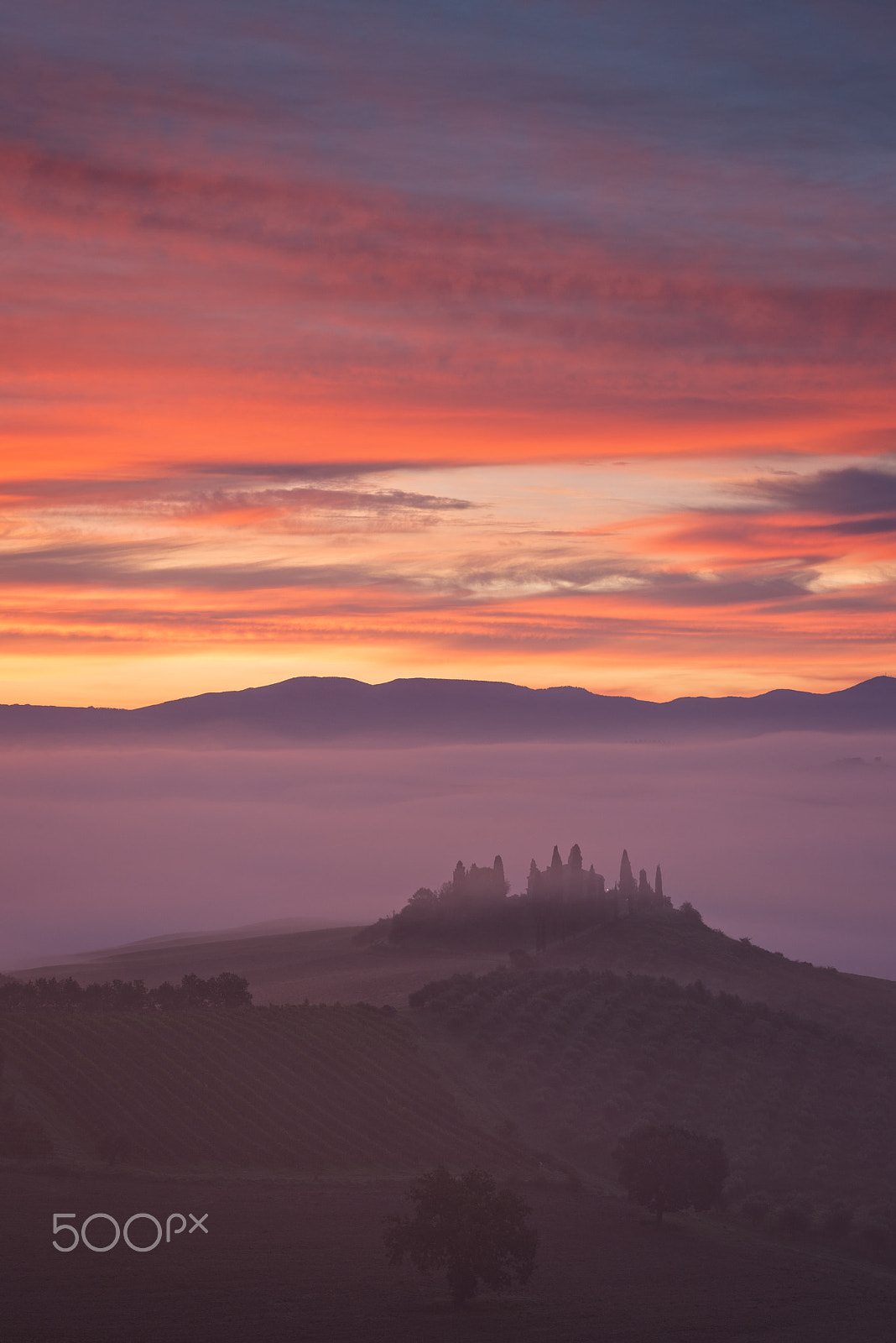 Nikon AF-S Nikkor 70-200mm F2.8G ED VR II sample photo. Sunrise over val d'orcia, italy photography