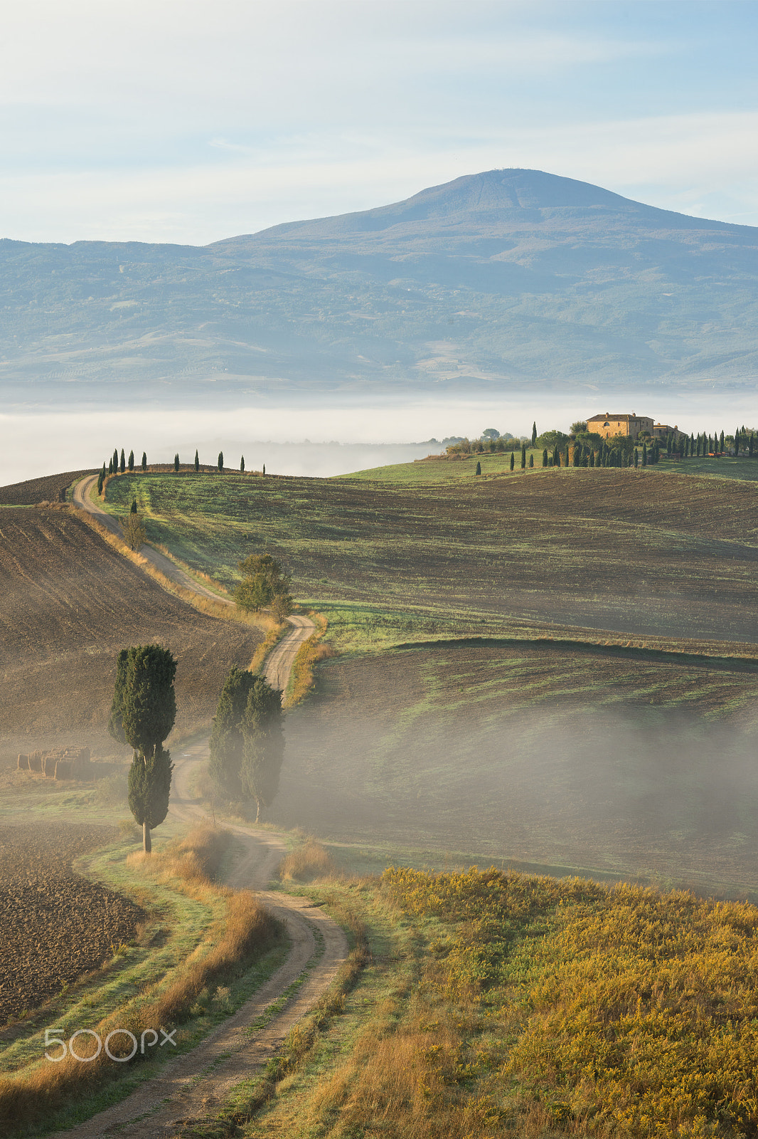 Nikon AF-S Nikkor 70-200mm F2.8G ED VR II sample photo. Foogy landscape near pienza, tuscany, italy photography