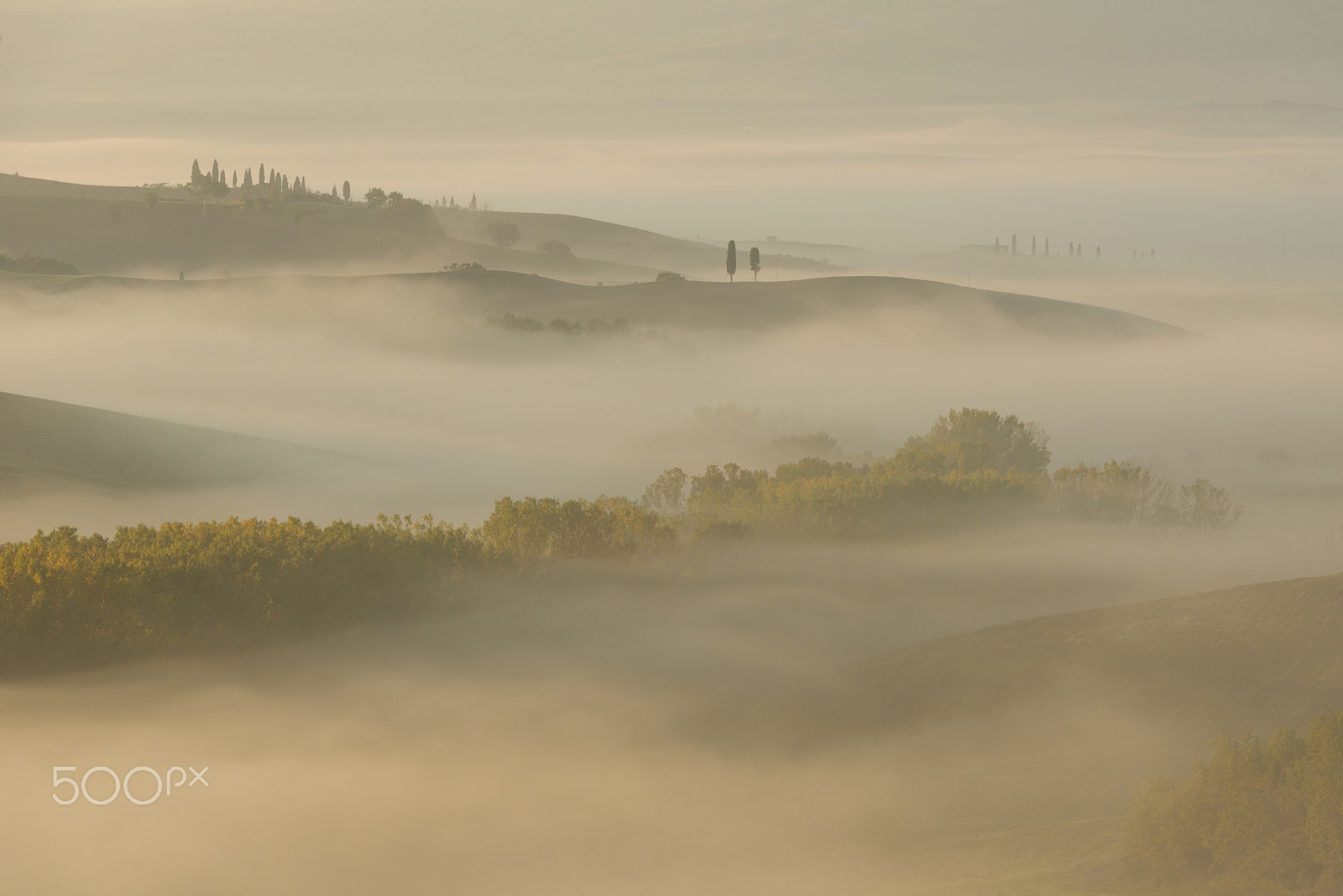 Nikon AF-S Nikkor 70-200mm F2.8G ED VR II sample photo. Foogy morning over val d'orcia, italy photography