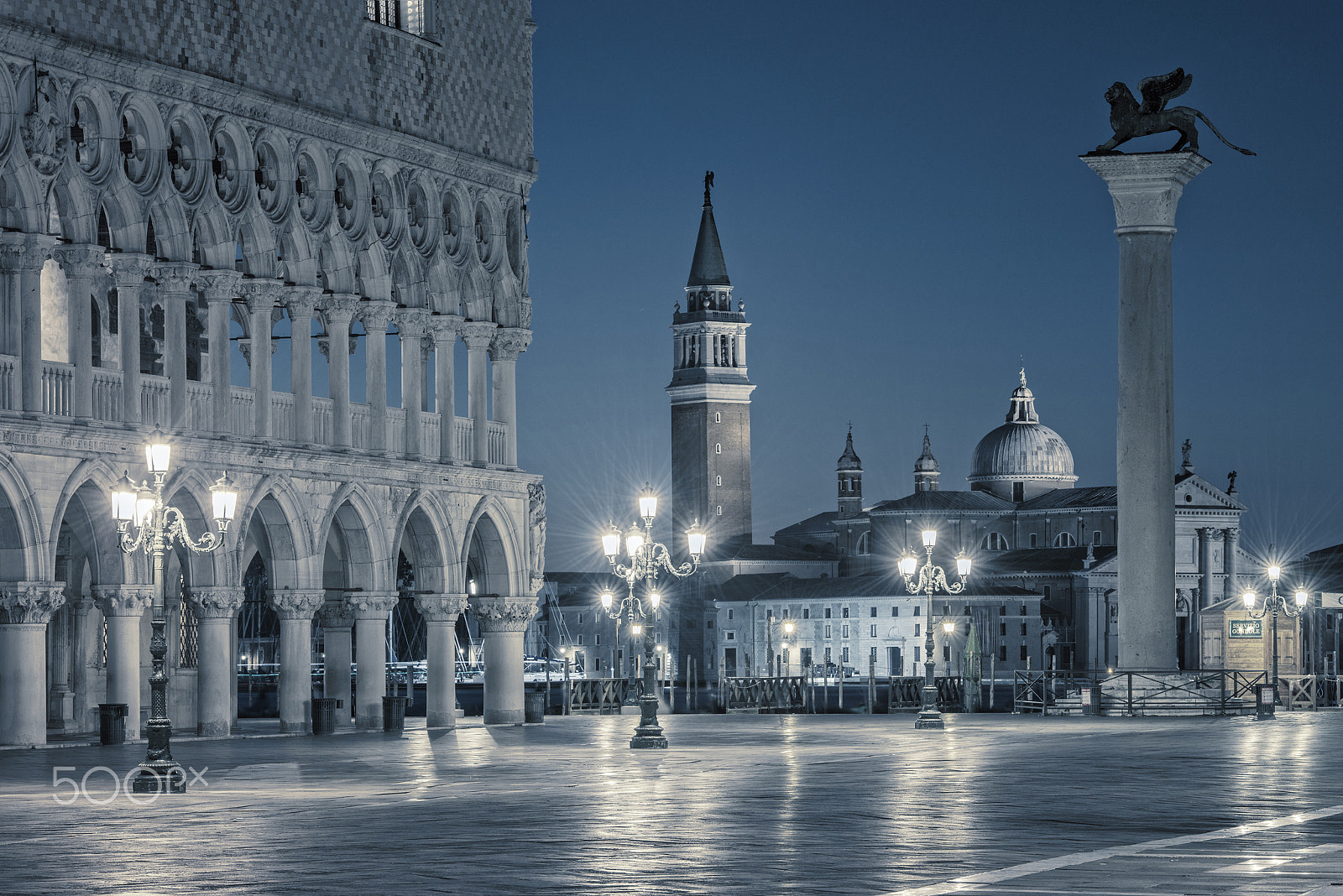 Nikon AF-S Nikkor 70-200mm F2.8G ED VR II sample photo. Dawn over piazza san marco, venice, italy photography