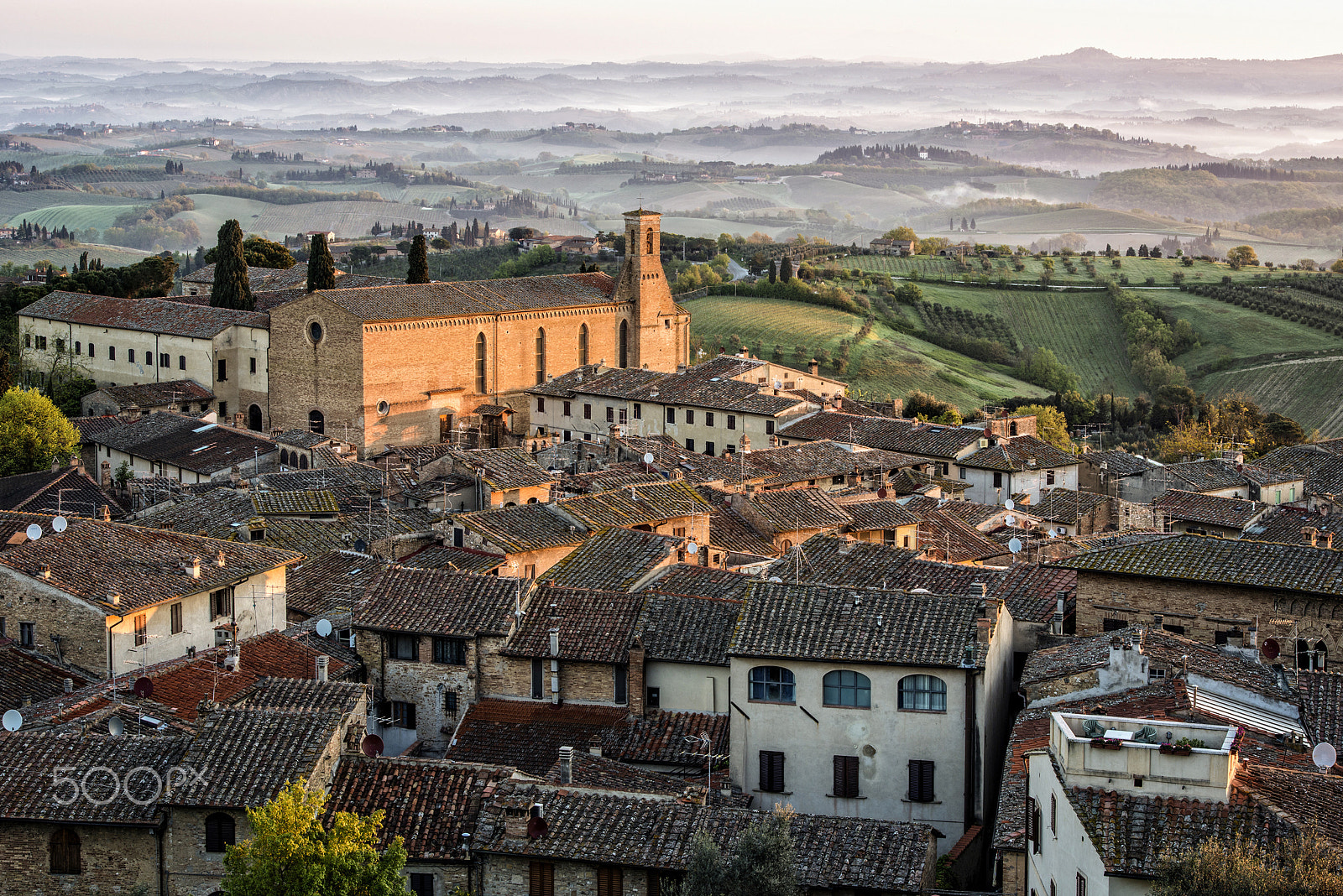 Nikon AF-S Nikkor 70-200mm F2.8G ED VR II sample photo. Early morning near san gimignano, tuscany, italy photography