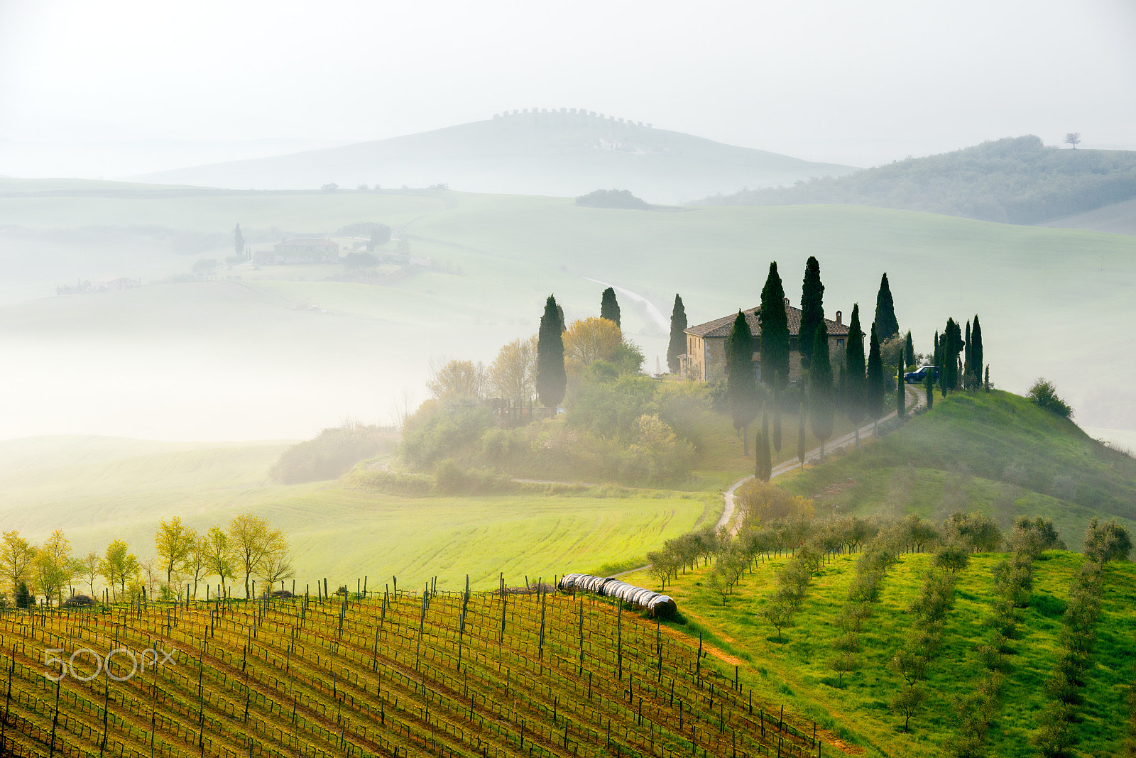 Nikon AF-S Nikkor 70-200mm F2.8G ED VR II sample photo. Farmhouse in val d'orcia, tuscany, italy photography