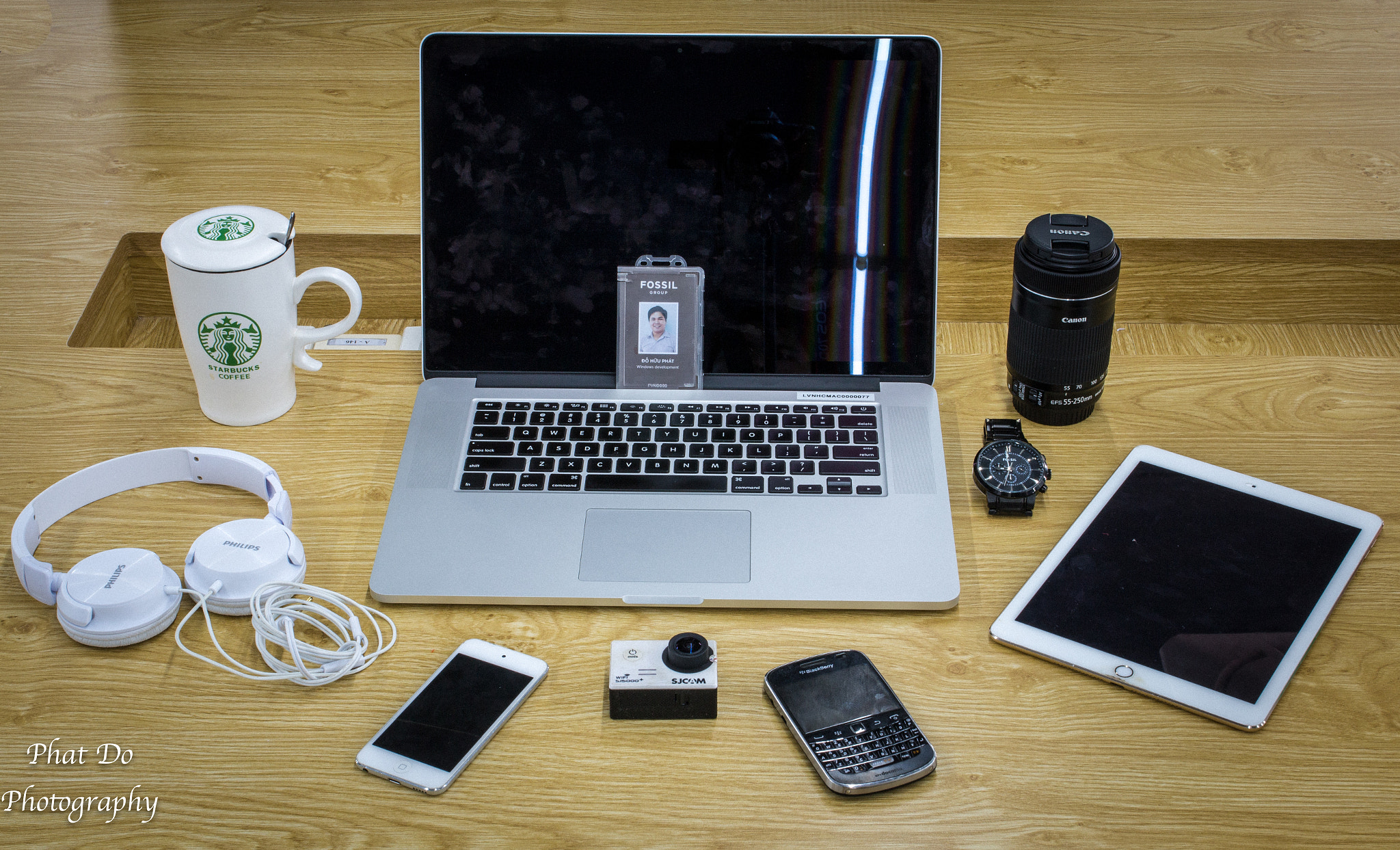 Canon EOS 70D sample photo. What is on your desk ? photography