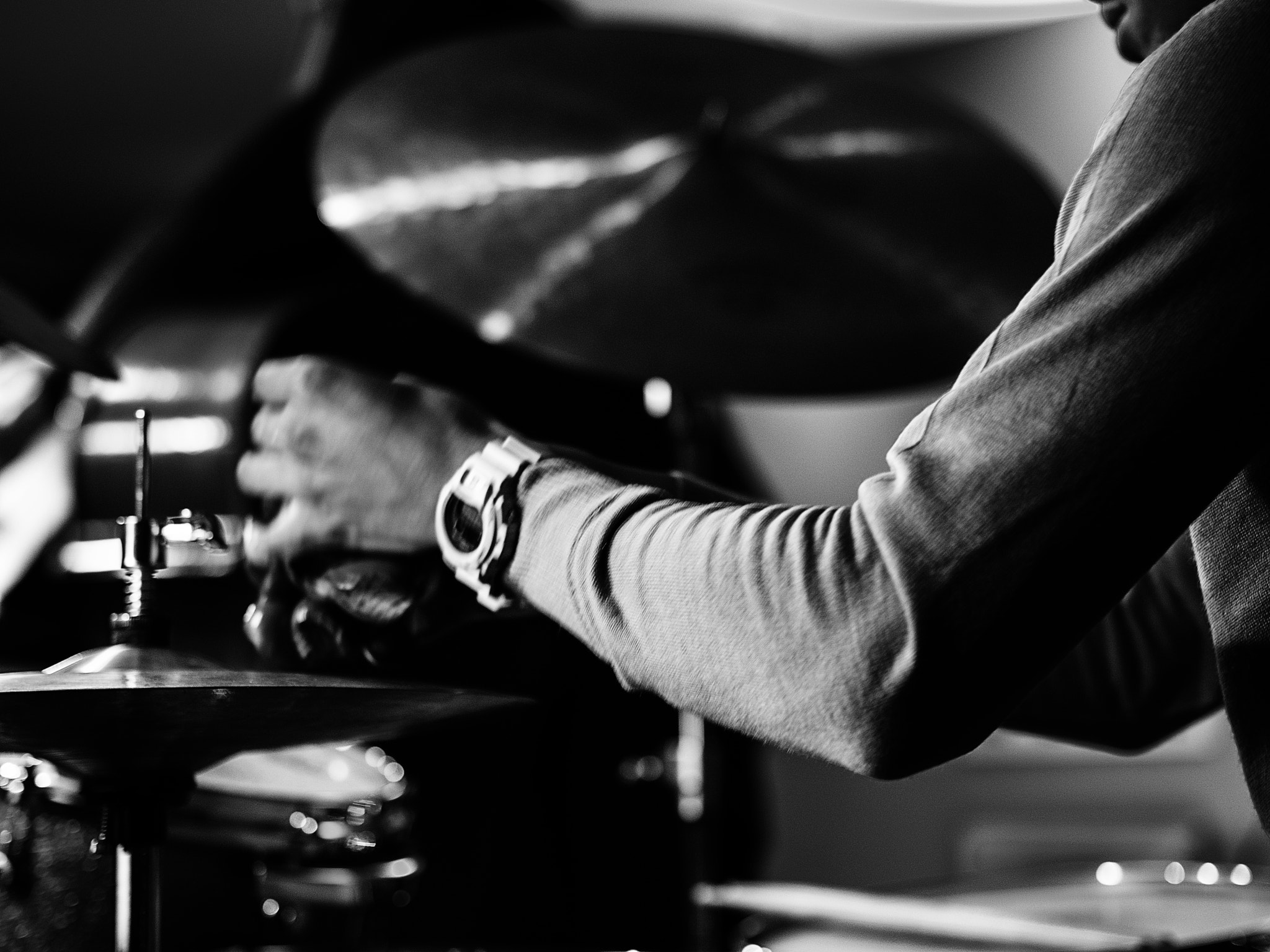 Olympus OM-D E-M1 + Olympus M.Zuiko Digital 45mm F1.8 sample photo. Drummer jeremy dutton playing with the jacky terrasson trio, november 2016 at the regattabar.. photography